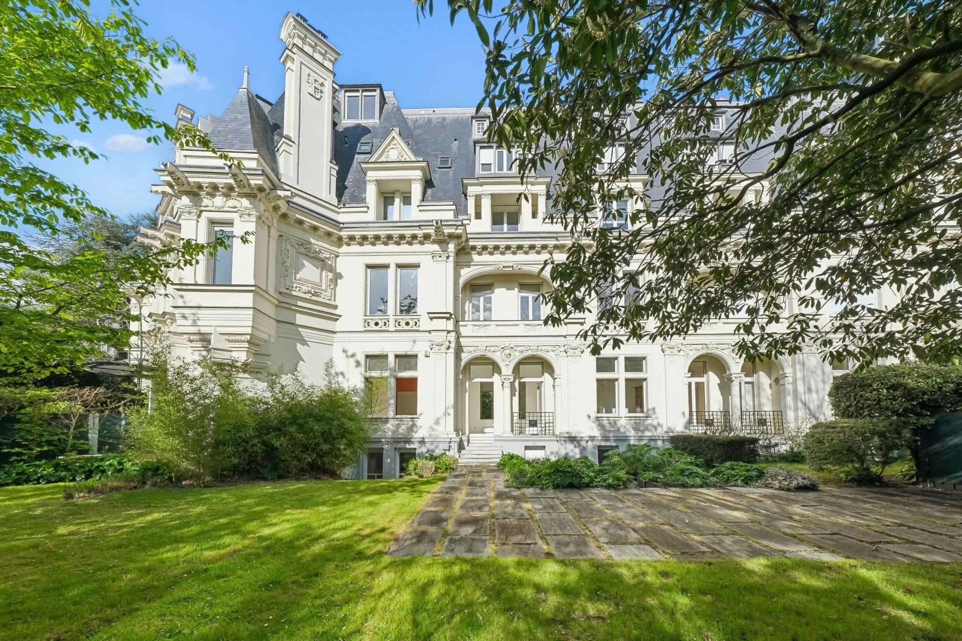 apartment 7 Rooms for sale on NEUILLY SUR SEINE (92200)