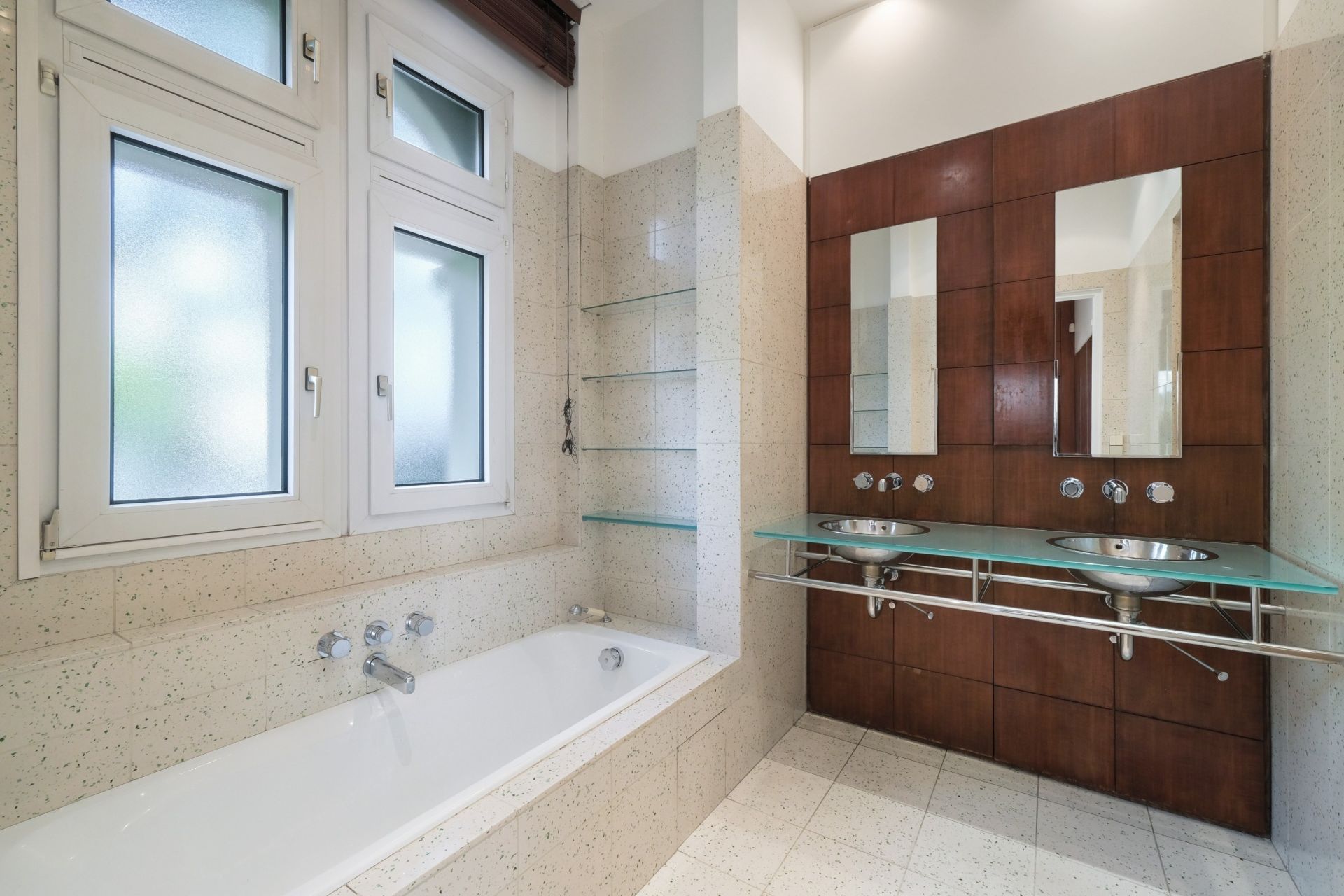 apartment 7 Rooms for sale on NEUILLY SUR SEINE (92200)