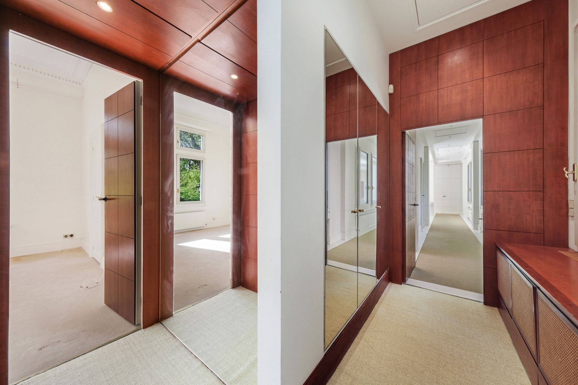 apartment 7 Rooms for sale on NEUILLY SUR SEINE (92200)