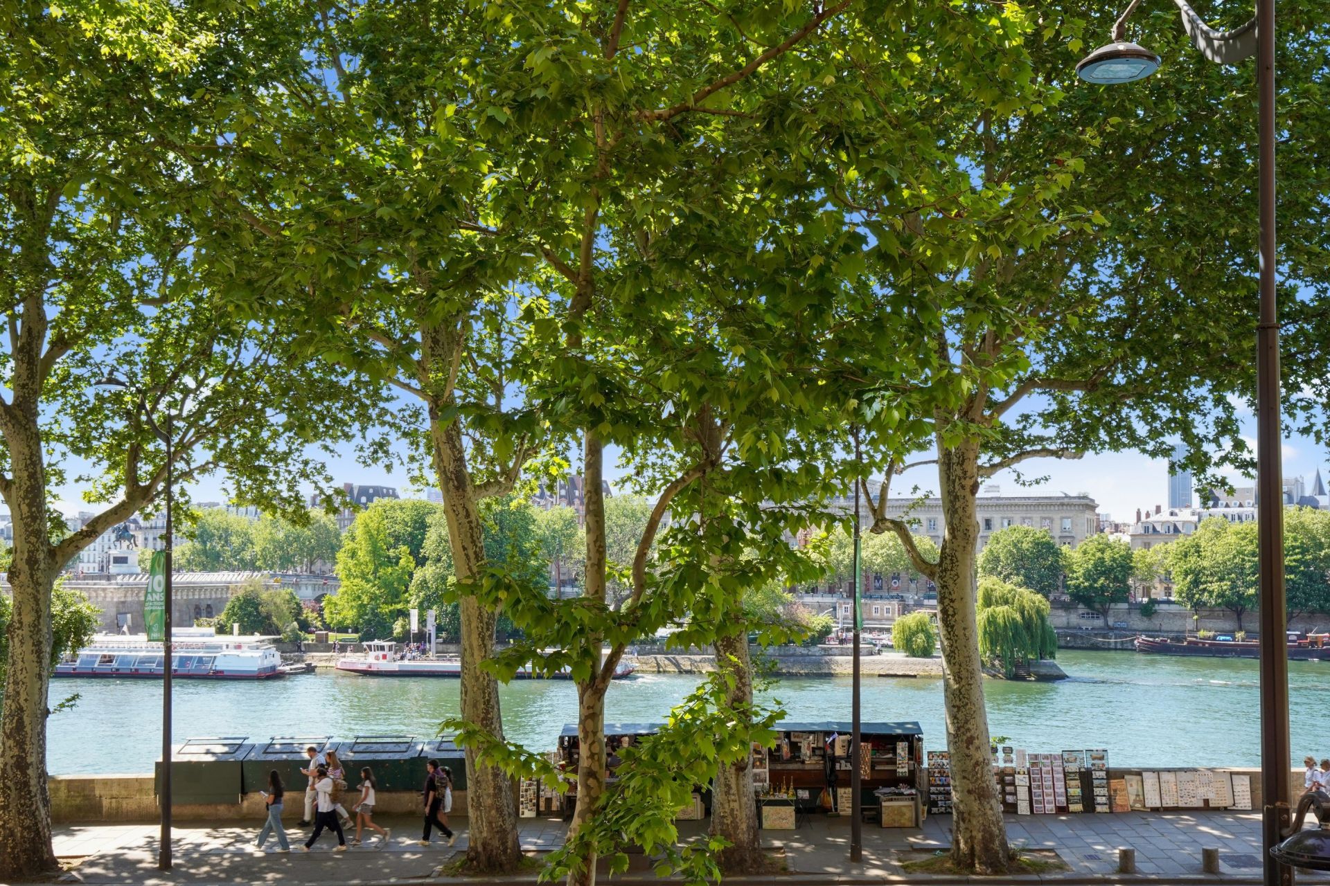 apartment 5 Rooms for sale on PARIS (75001)