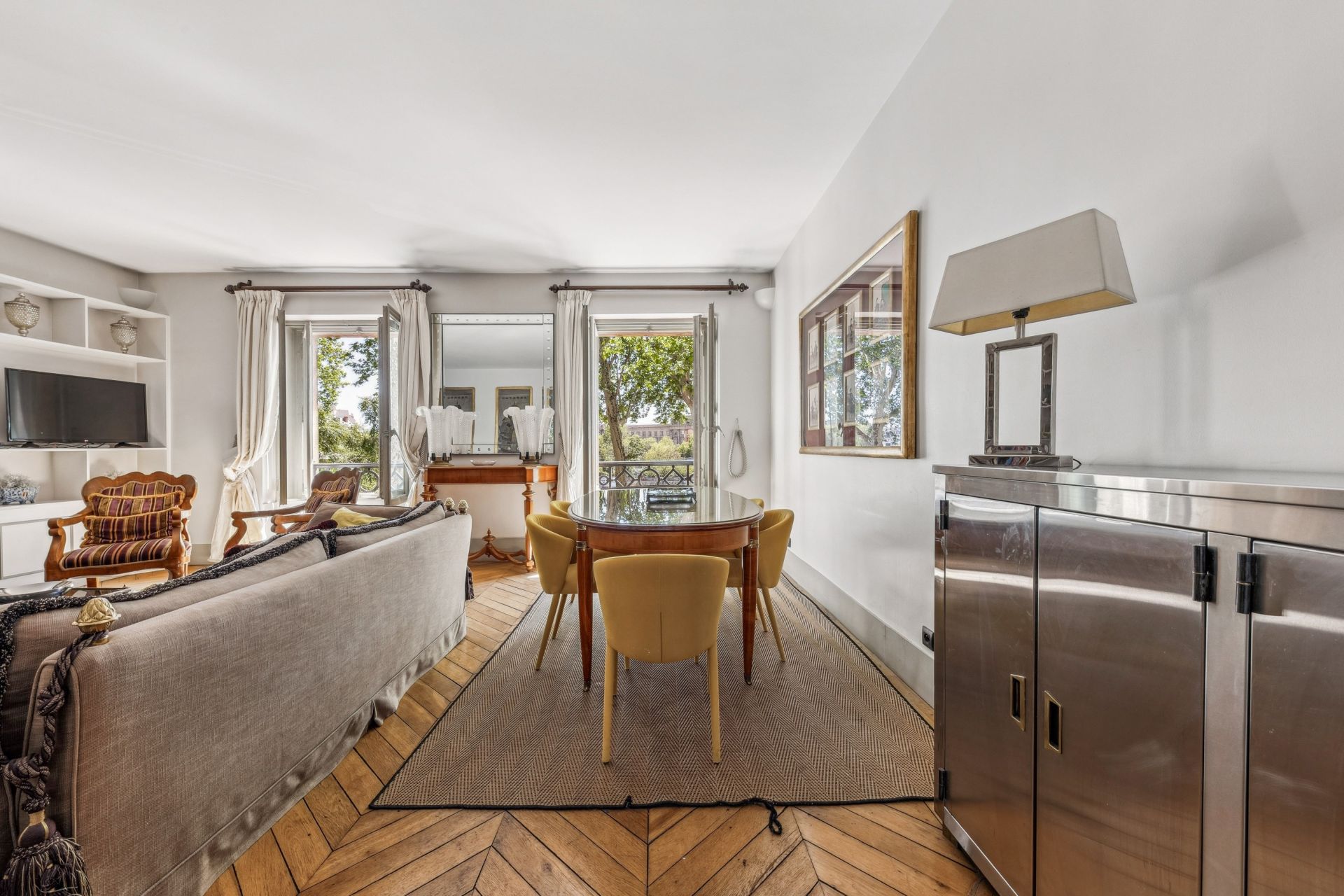 apartment 5 Rooms for sale on PARIS (75001)