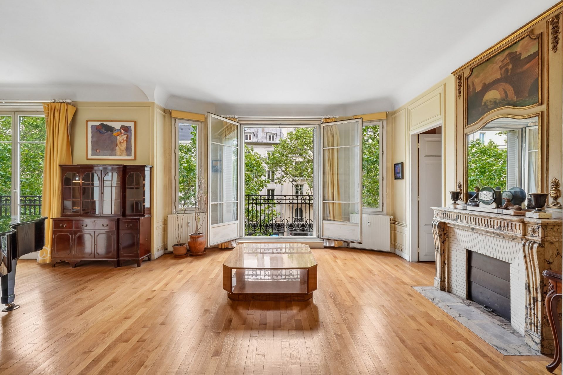 apartment 6 Rooms for sale on PARIS (75006)