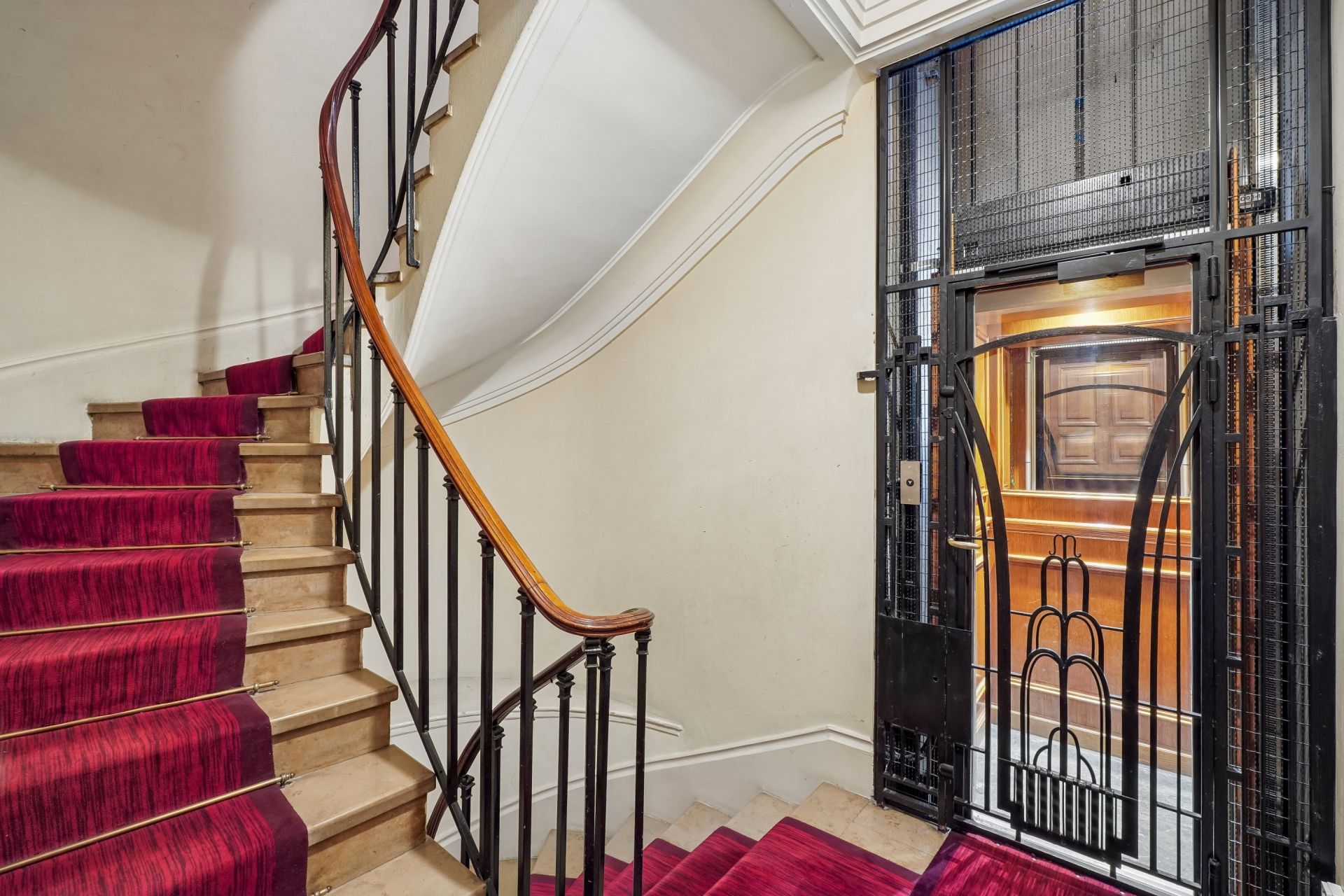 apartment 6 Rooms for sale on PARIS (75006)