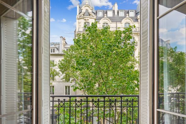 Vente Appartement Paris 6 6&nbsp;Pièces 166.09&nbsp;m²