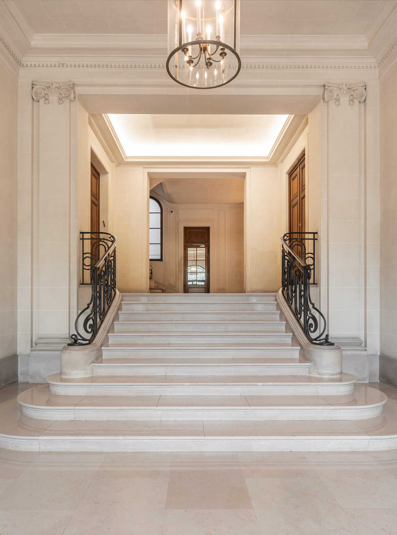 apartment 8 Rooms for sale on PARIS (75016)