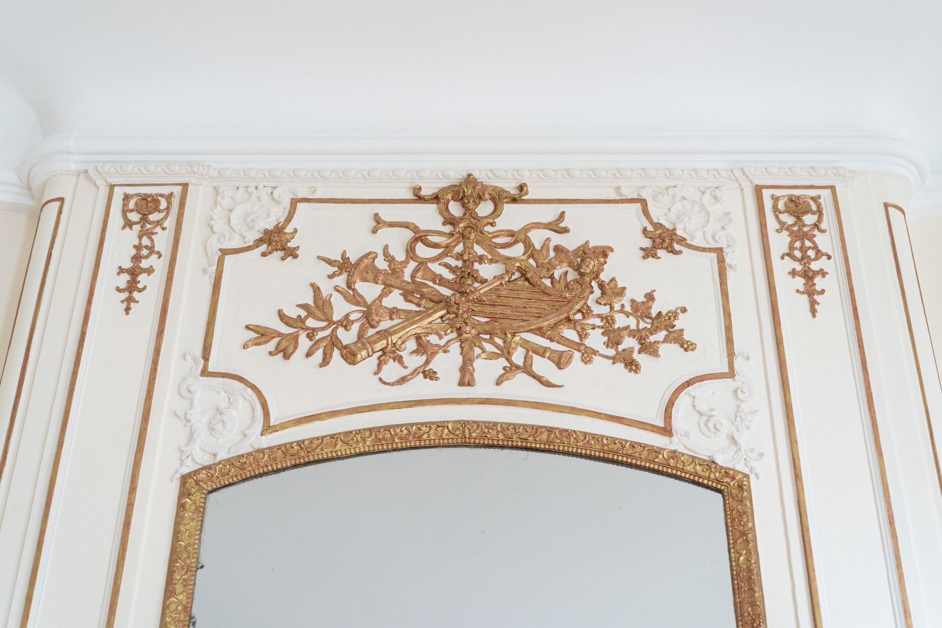 apartment 8 Rooms for sale on PARIS (75016)