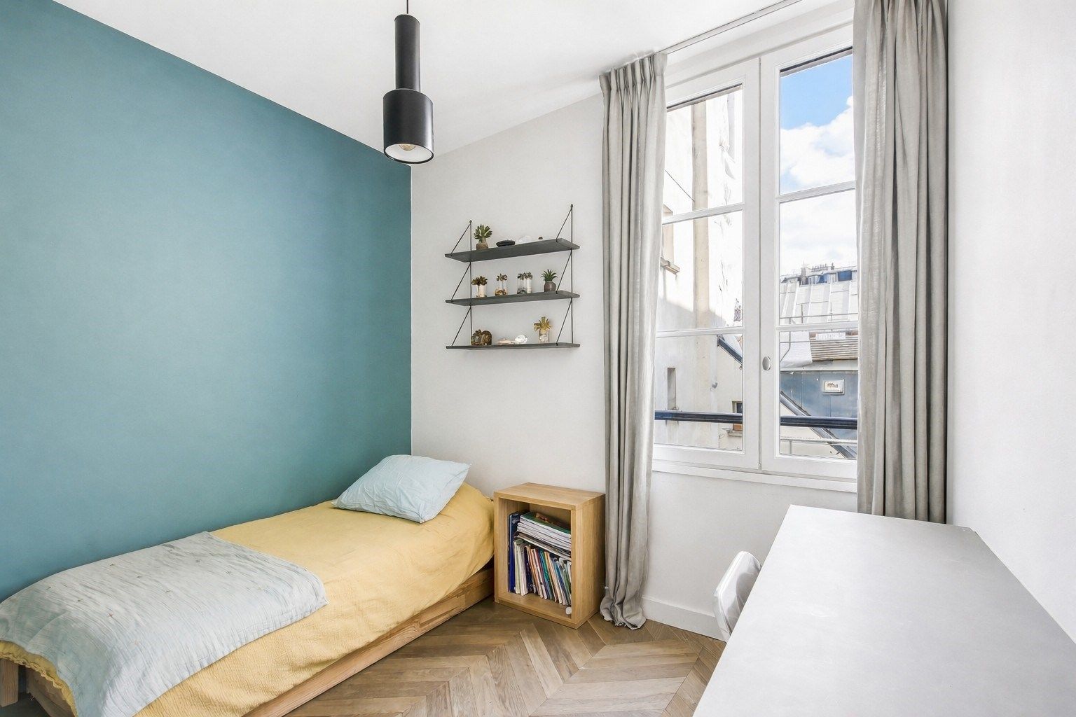 apartment 4 Rooms for sale on PARIS (75007)