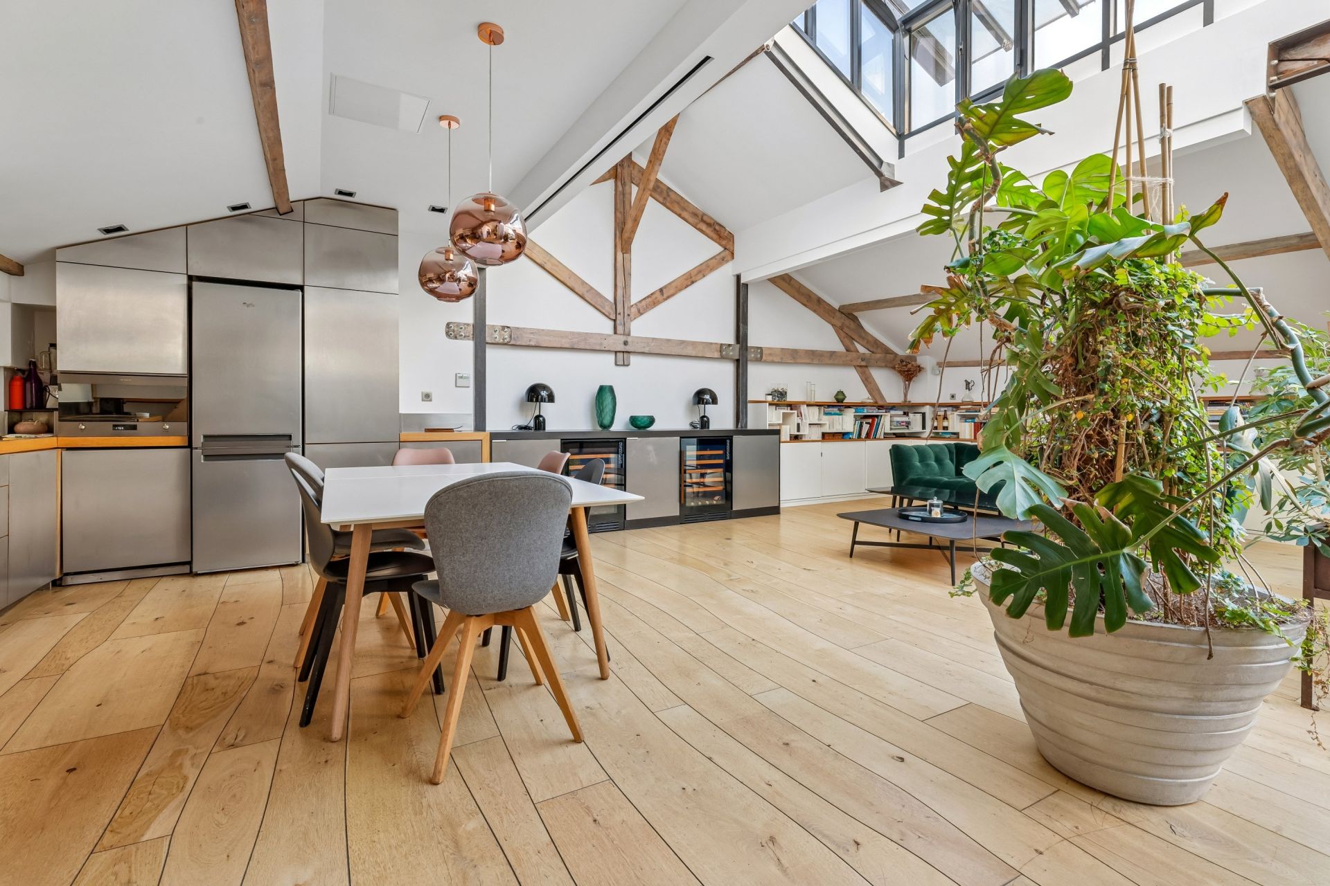 apartment 4 Rooms for sale on PARIS (75018)