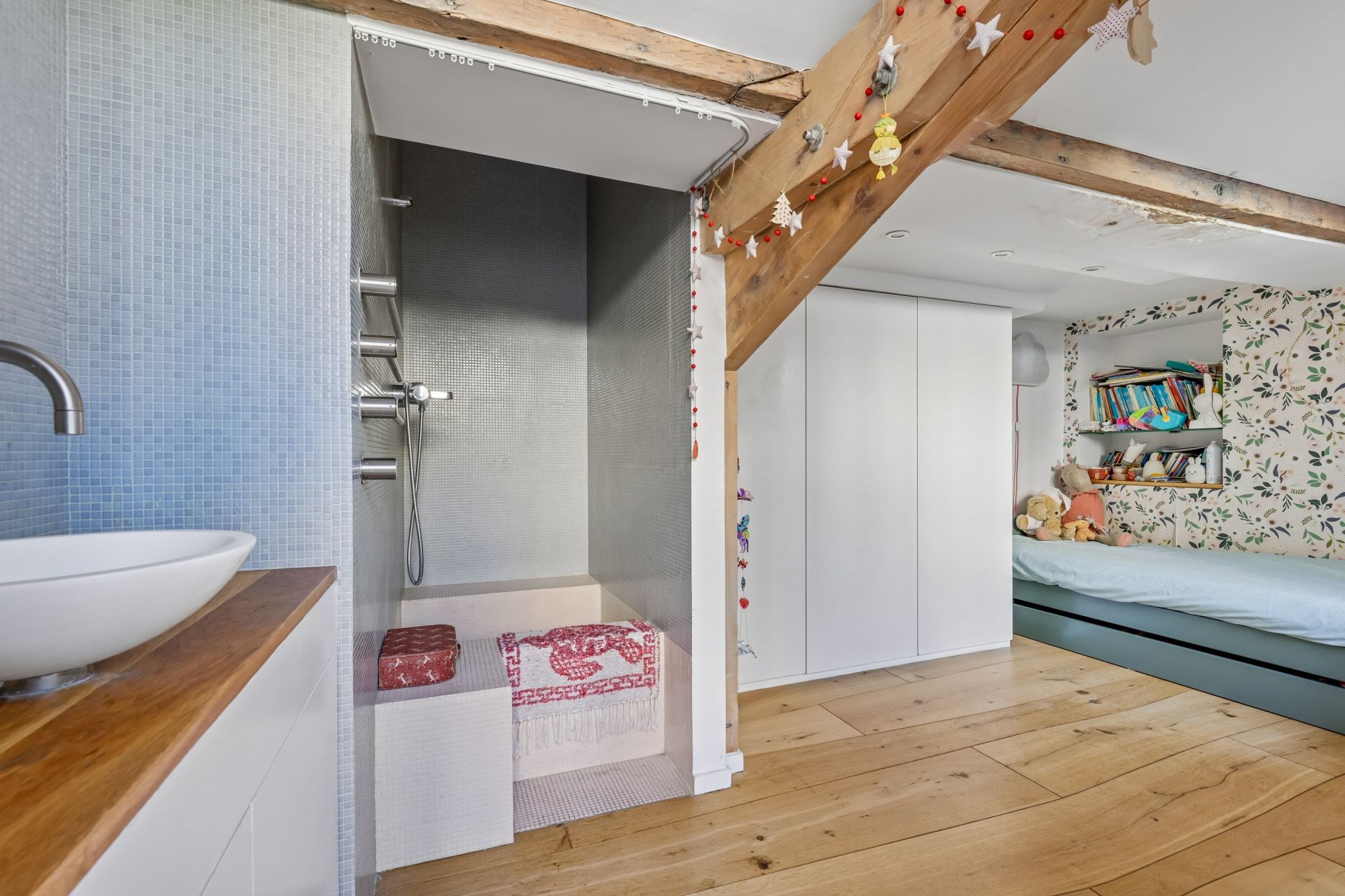apartment 4 Rooms for sale on PARIS (75018)
