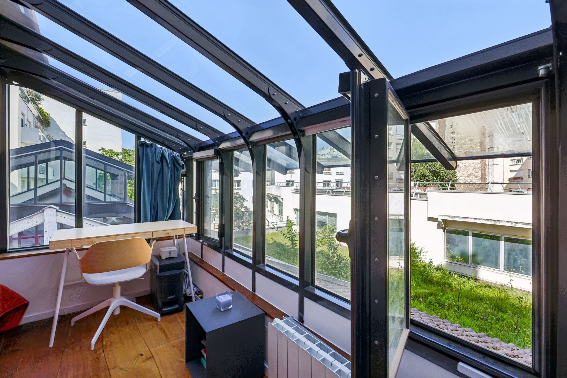 apartment 4 Rooms for sale on PARIS (75018)