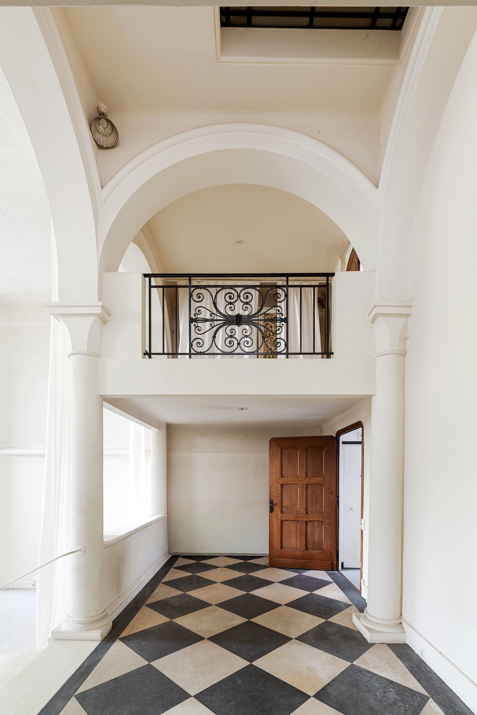 apartment 5 Rooms for sale on NEUILLY SUR SEINE (92200)