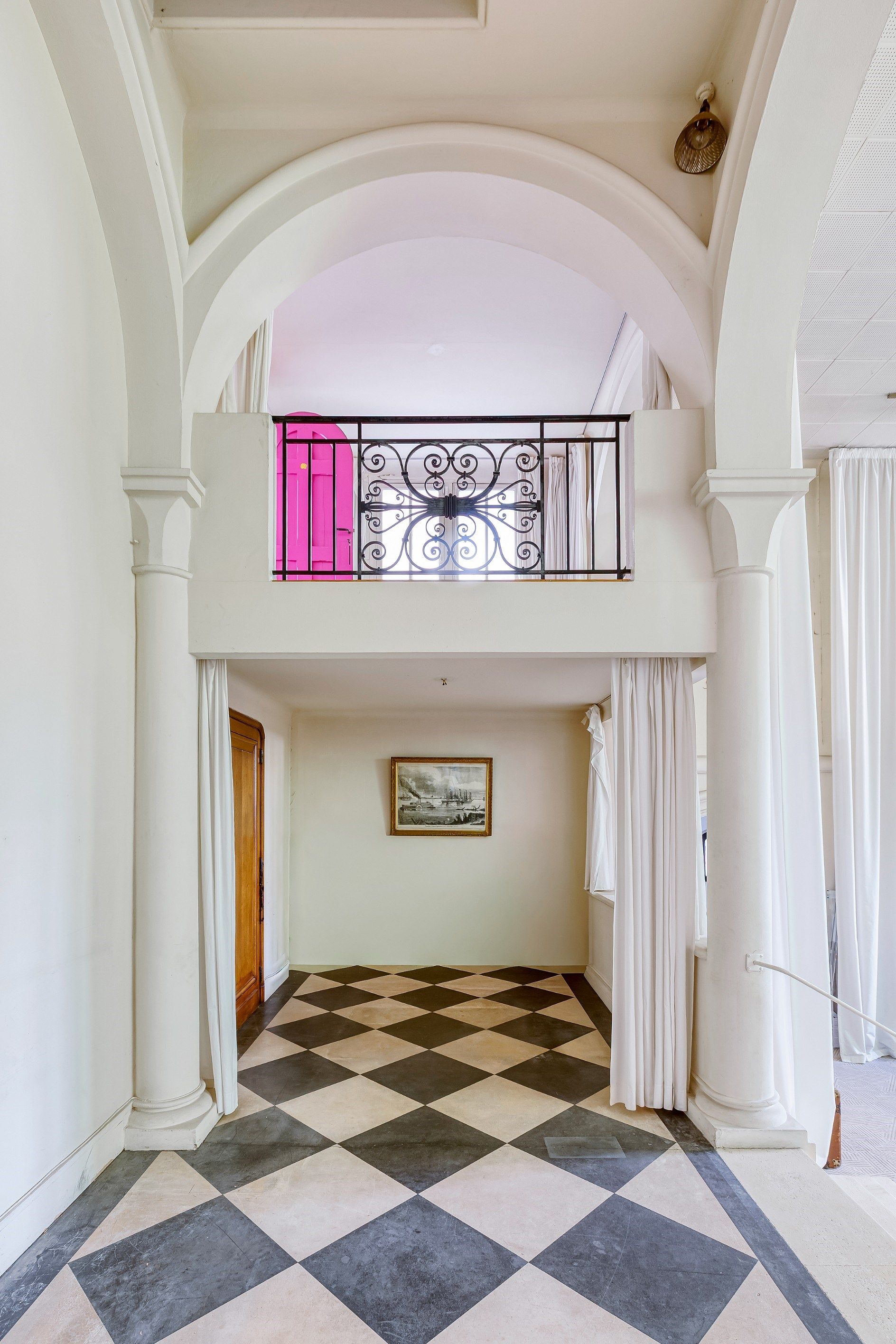 apartment 5 Rooms for sale on NEUILLY SUR SEINE (92200)