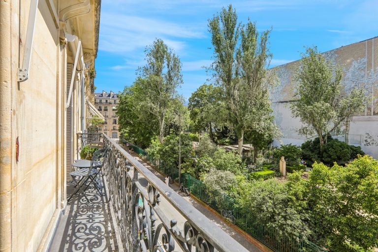 appartement 2 Pièces en vente sur PARIS (75007)