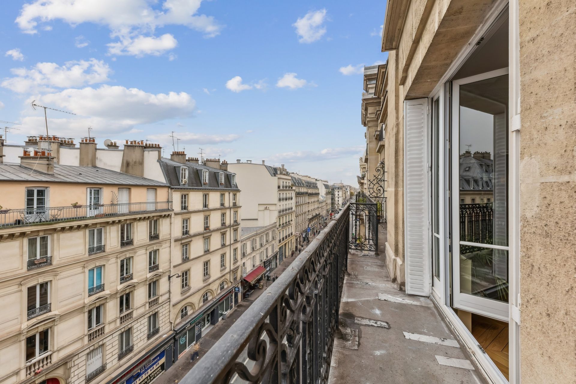 apartment 5 Rooms for sale on PARIS (75010)
