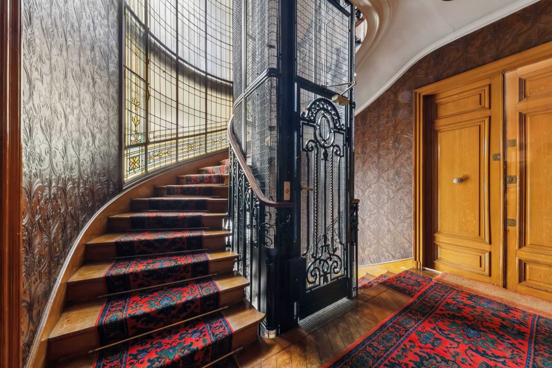 apartment 5 Rooms for sale on PARIS (75010)