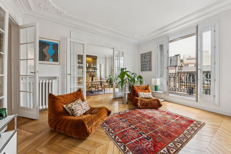 apartment 5 Rooms for sale on PARIS (75010)