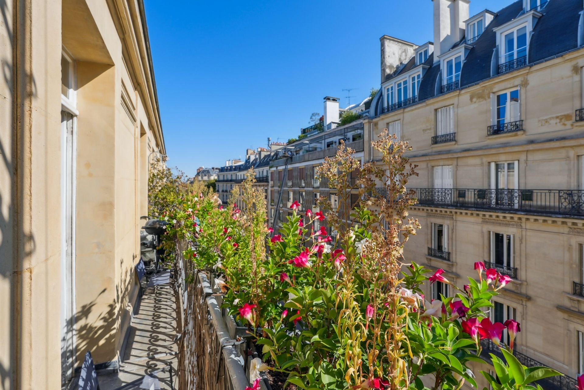 apartment 6 Rooms for sale on PARIS (75008)