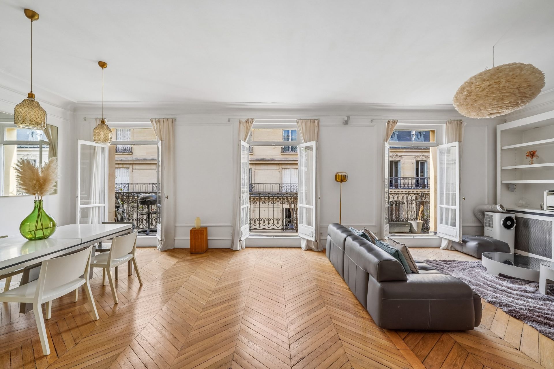 apartment 6 Rooms for sale on PARIS (75008)