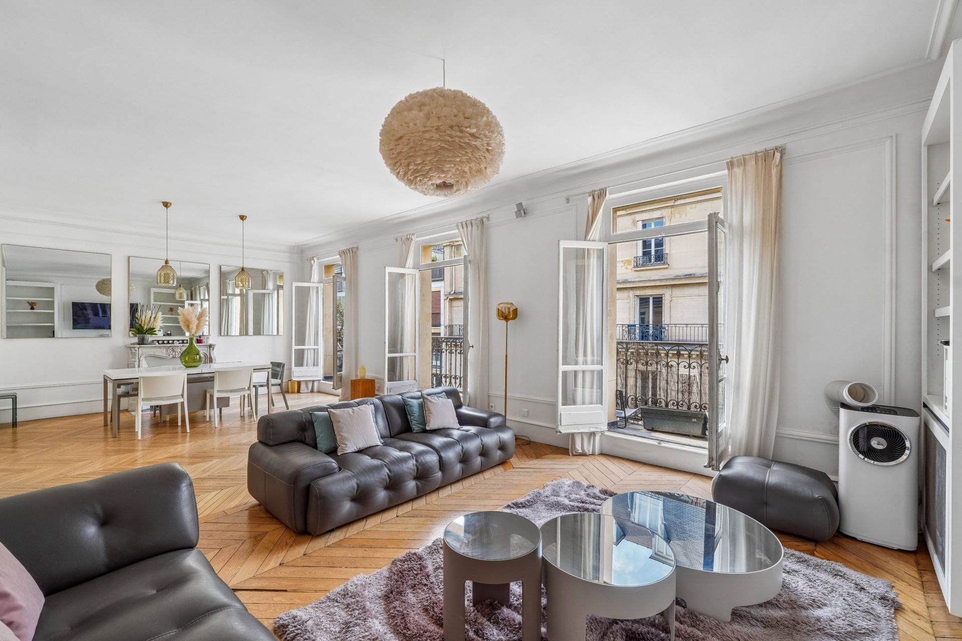 apartment 6 Rooms for sale on PARIS (75008)