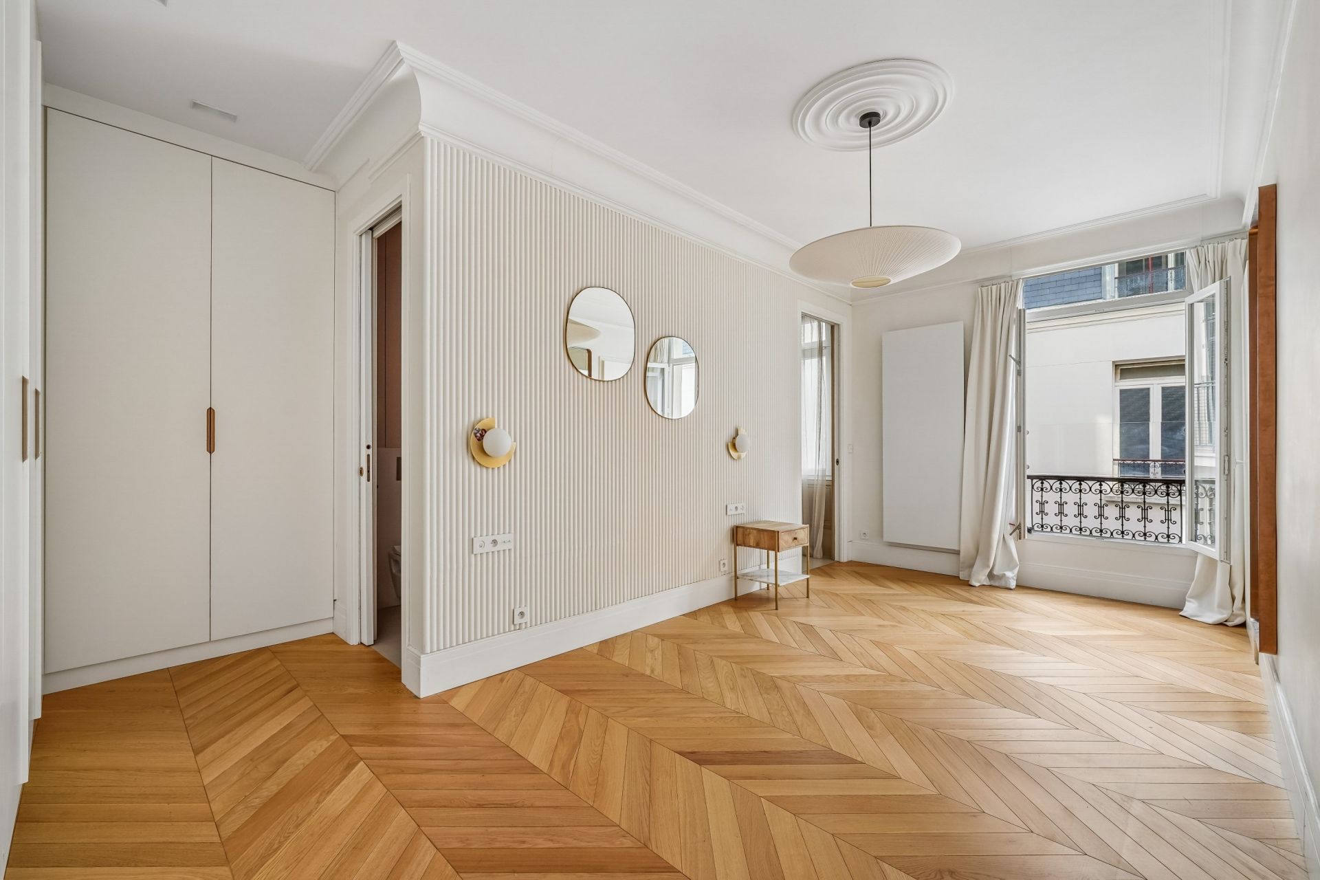 apartment 6 Rooms for sale on PARIS (75008)
