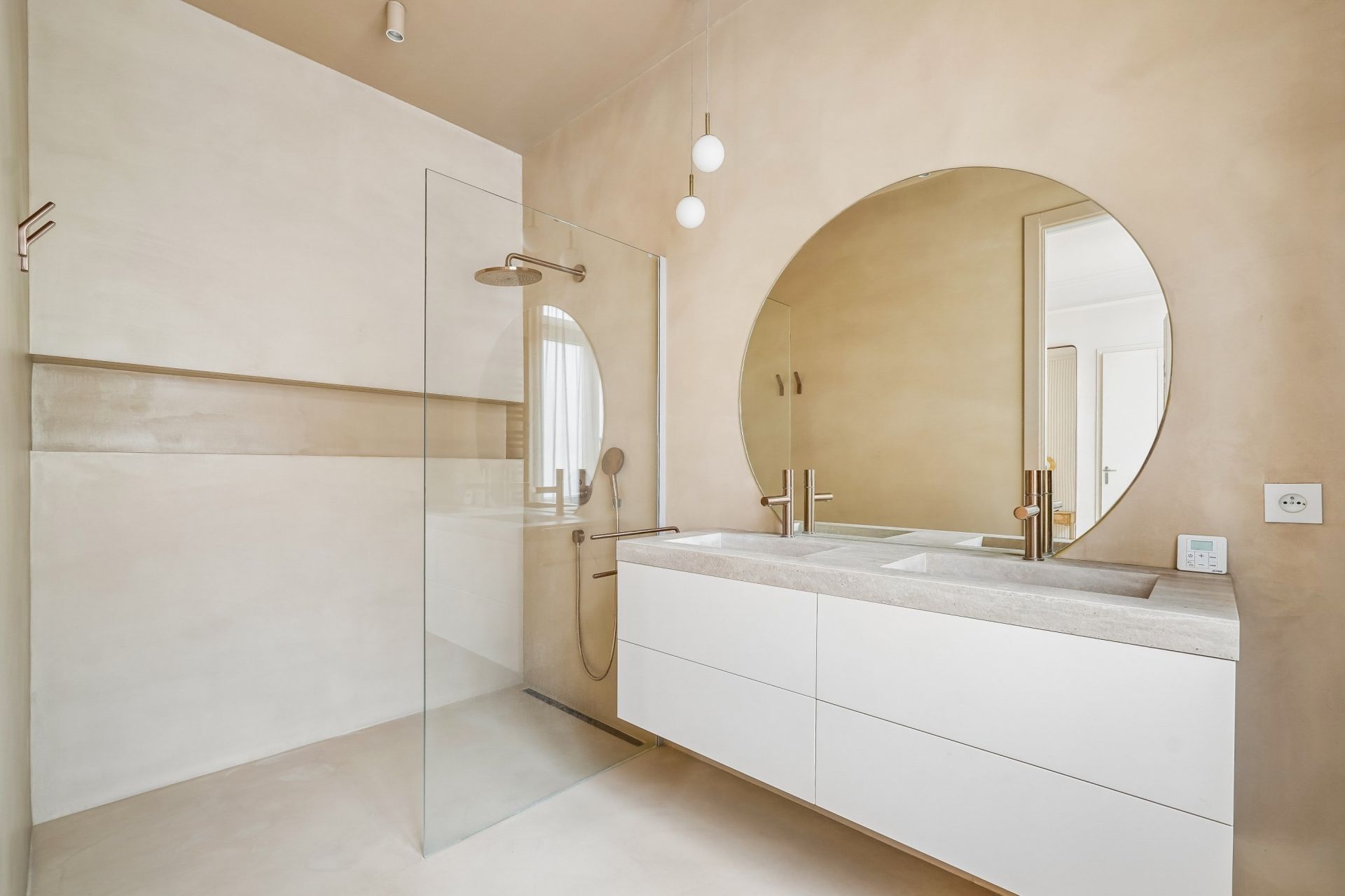 apartment 6 Rooms for sale on PARIS (75008)