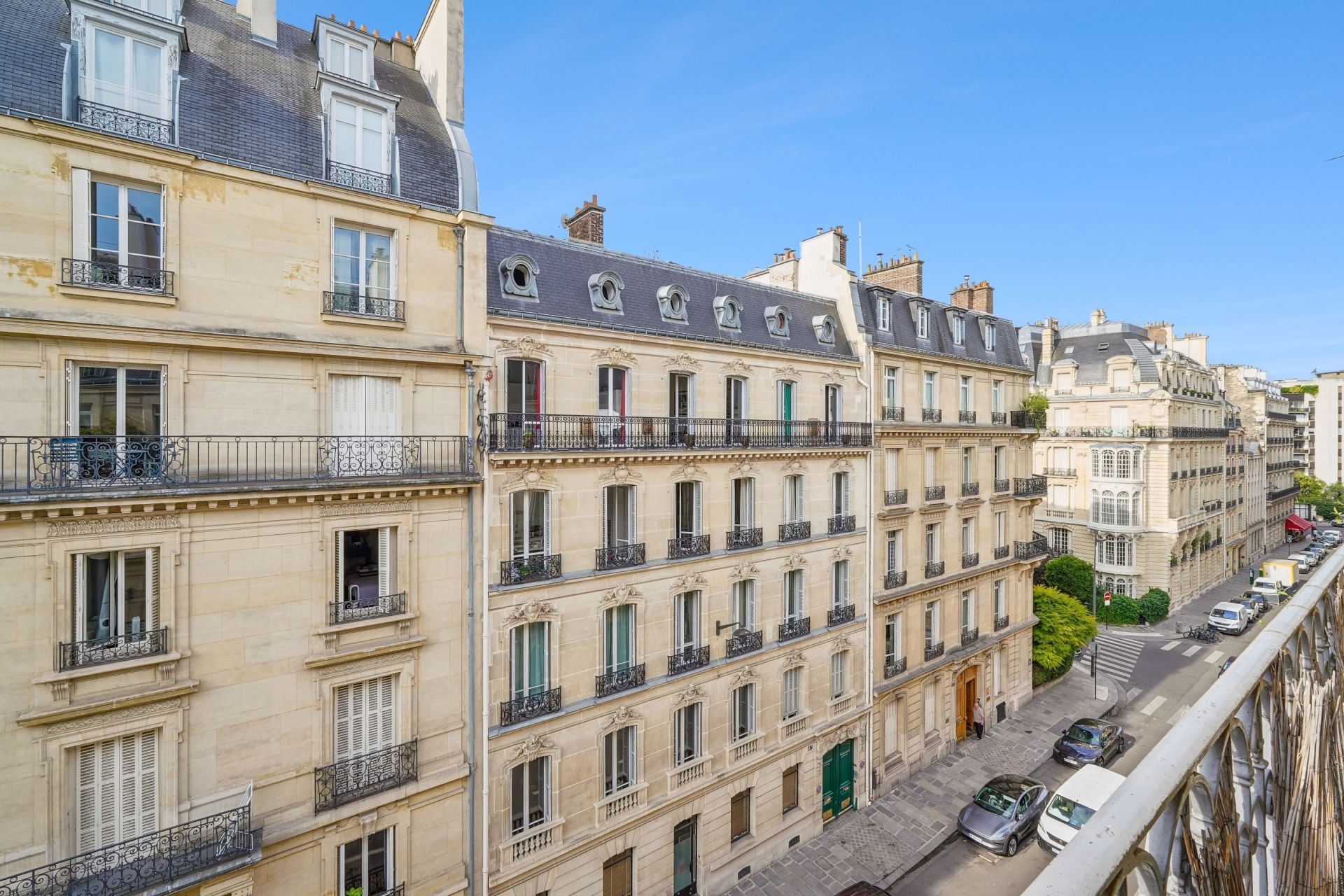 apartment 6 Rooms for sale on PARIS (75008)