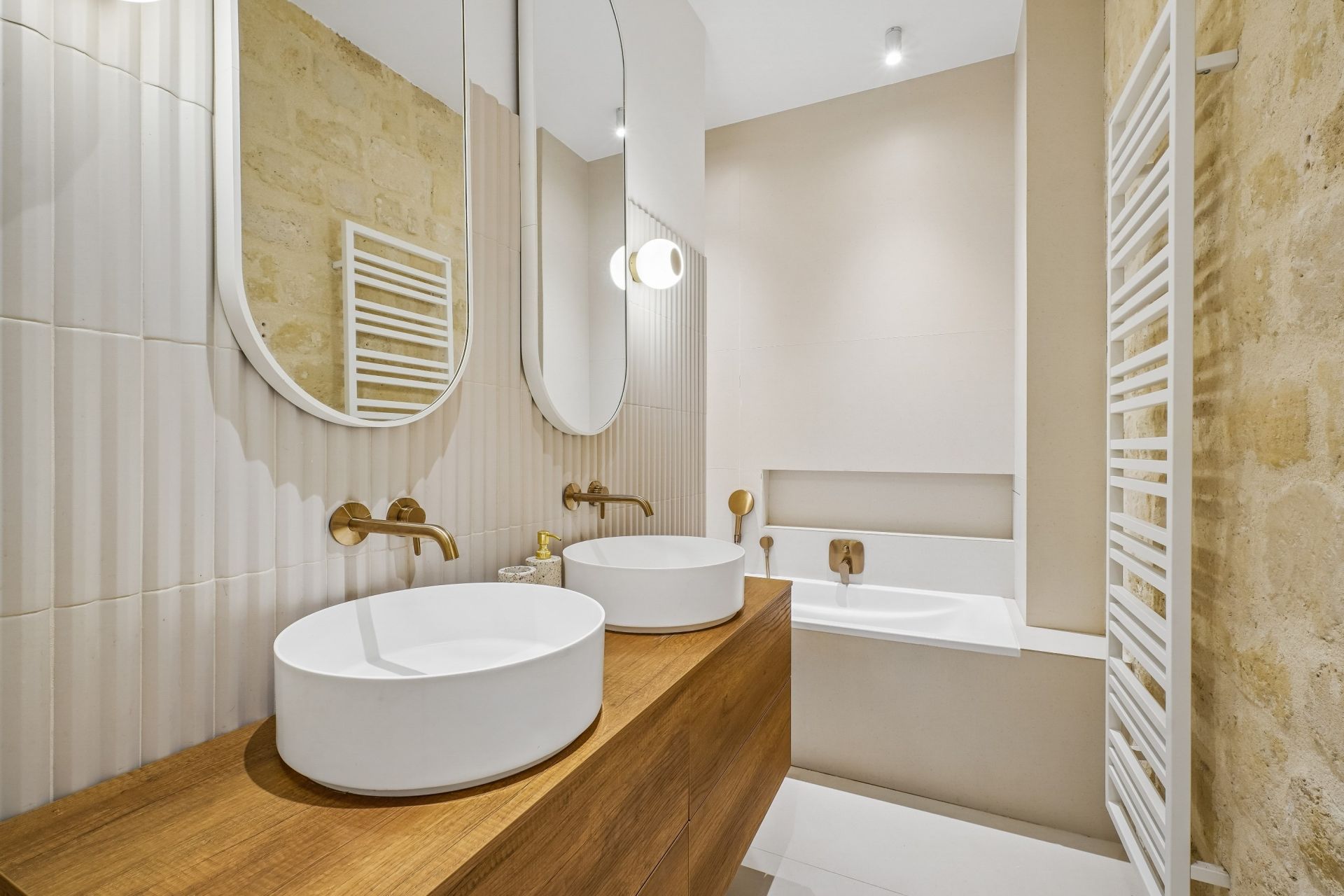 apartment 6 Rooms for sale on PARIS (75008)