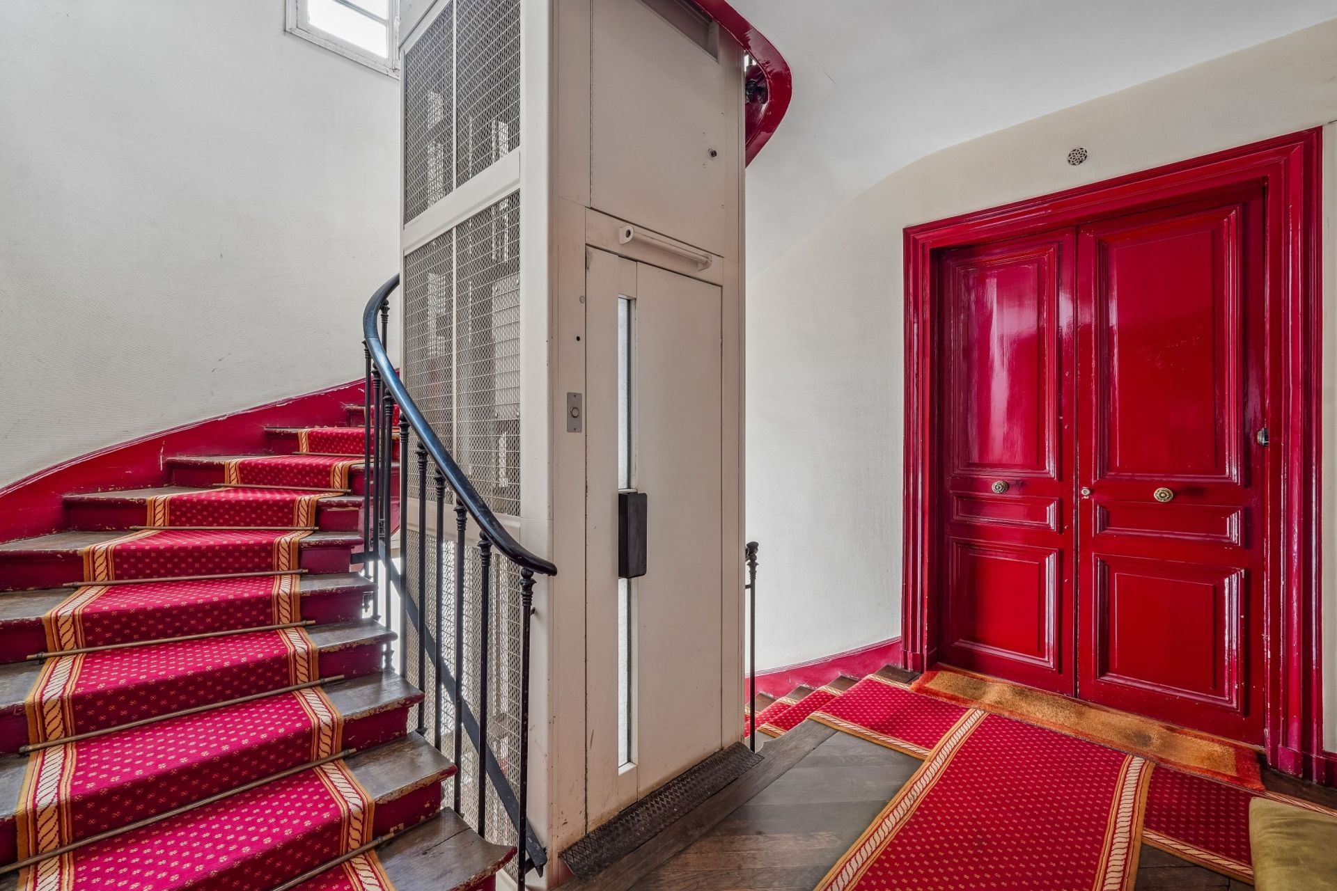 apartment 6 Rooms for sale on PARIS (75008)