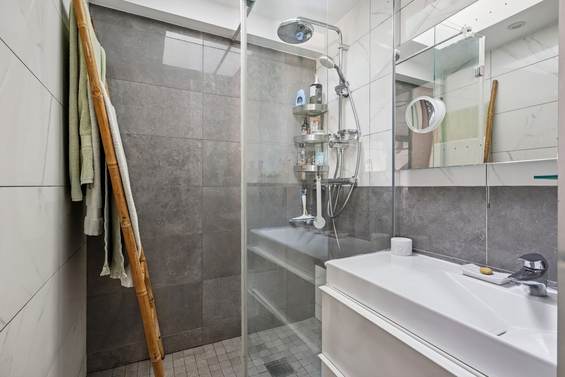 apartment 4 Rooms for sale on PARIS (75004)