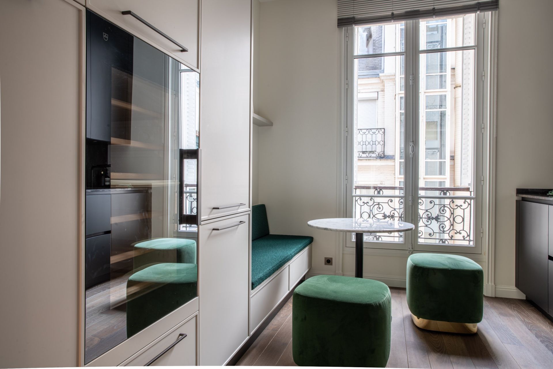 apartment 5 Rooms for sale on PARIS (75008)