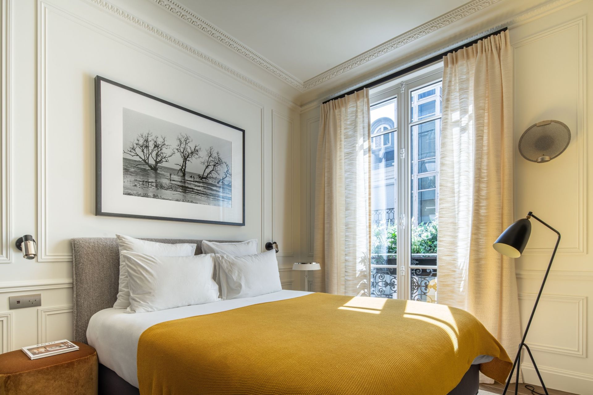 apartment 5 Rooms for sale on PARIS (75008)
