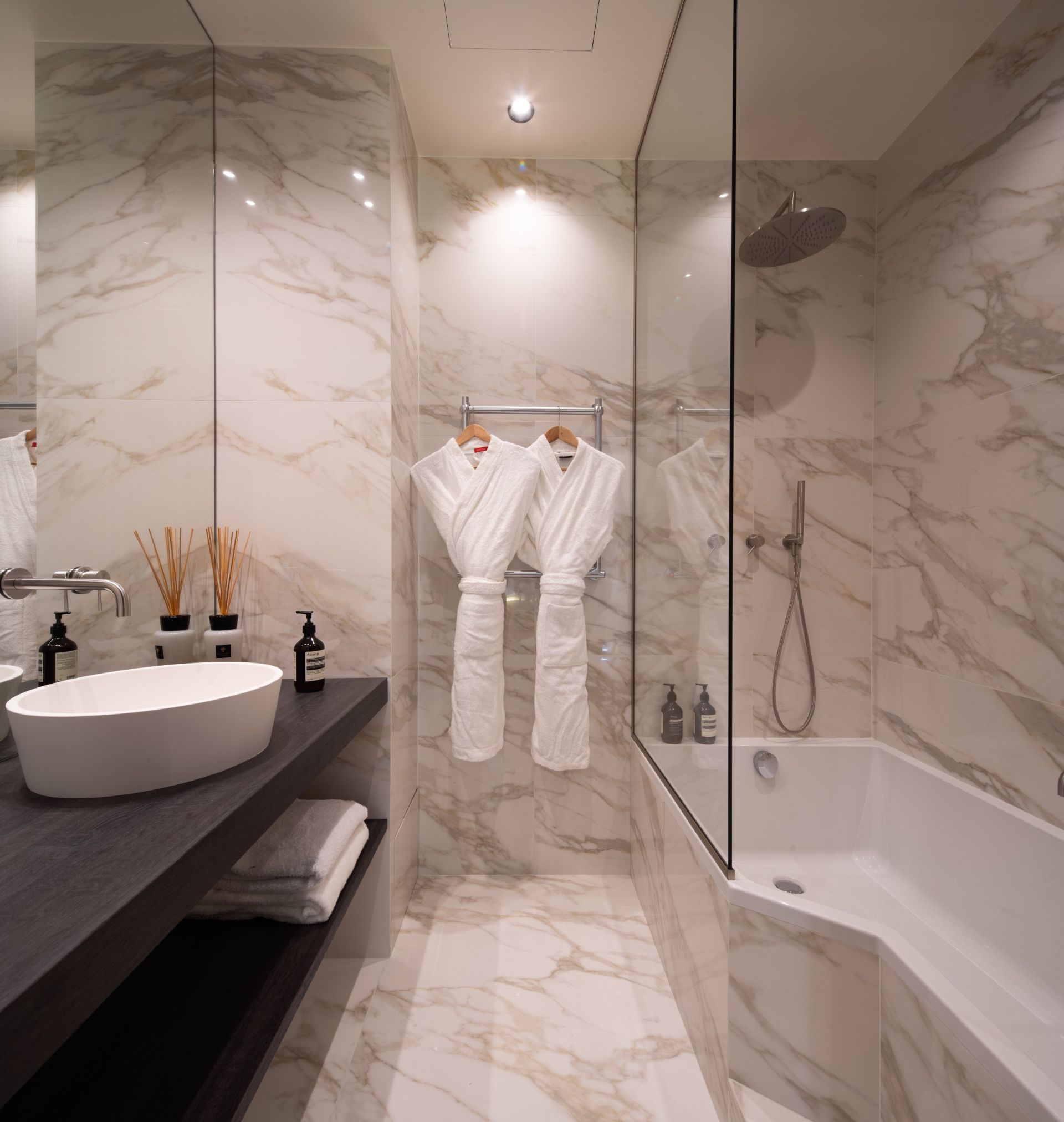apartment 5 Rooms for sale on PARIS (75008)
