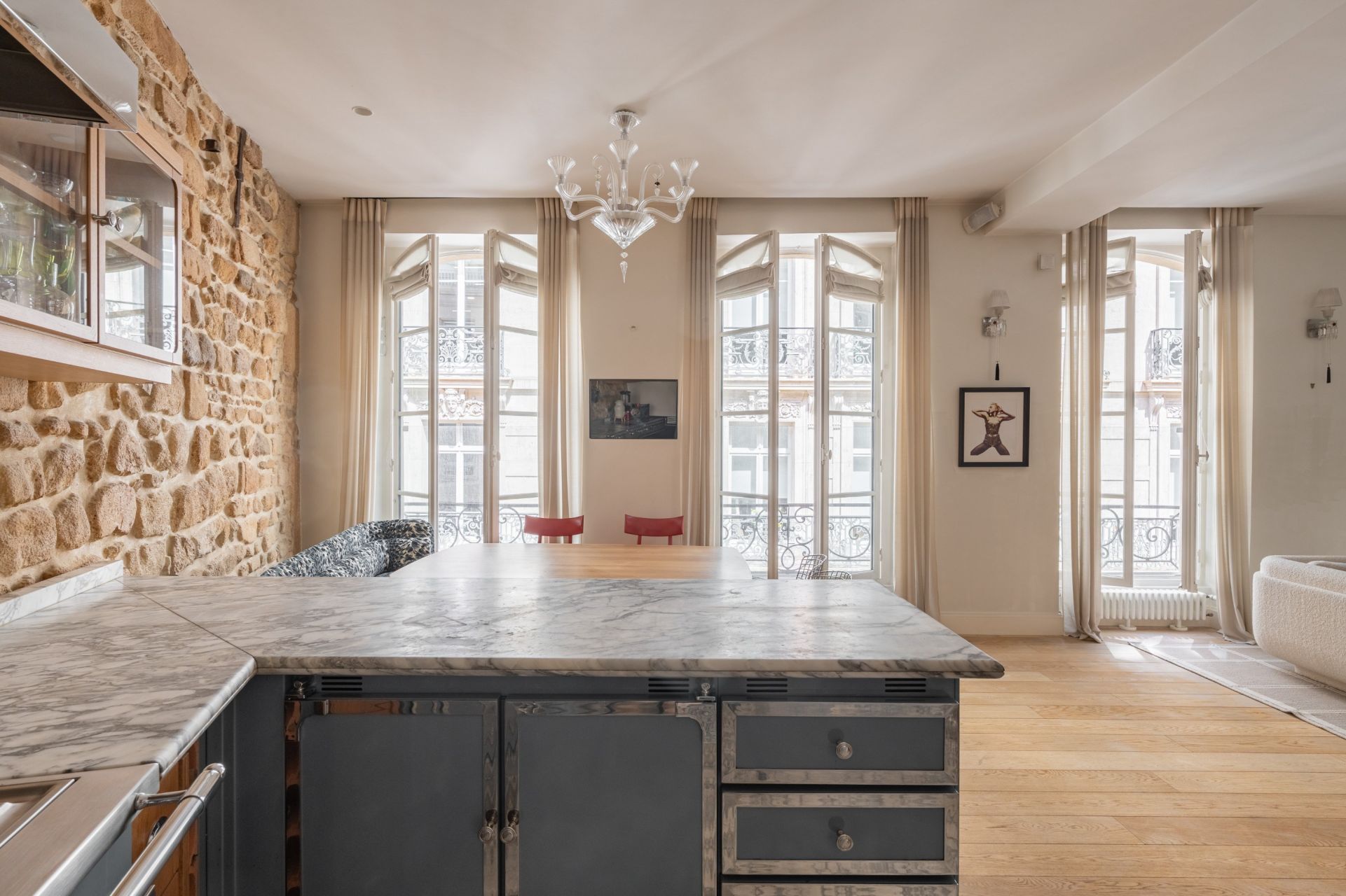 apartment 5 Rooms for sale on PARIS (75001)