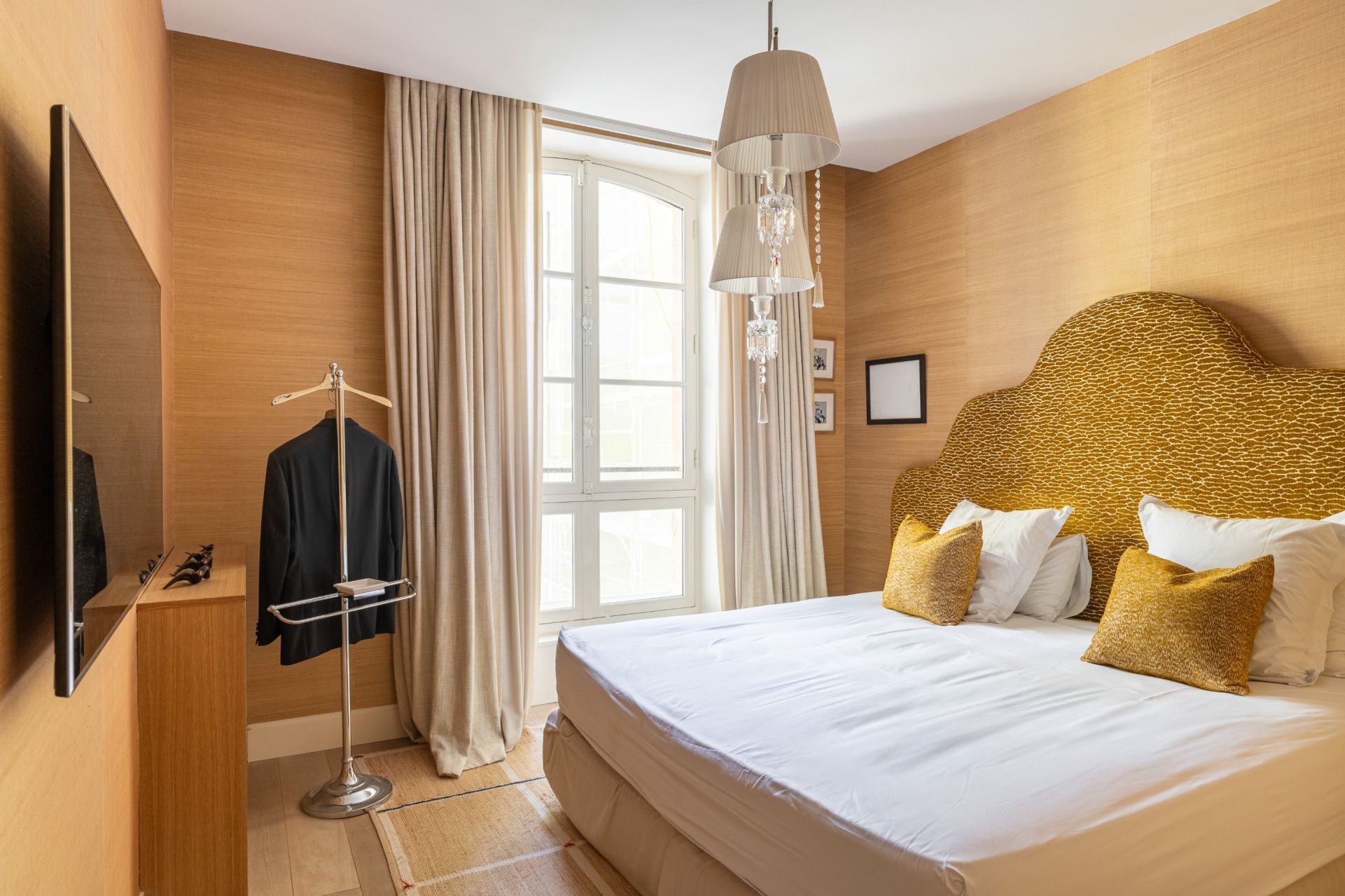 apartment 5 Rooms for sale on PARIS (75001)
