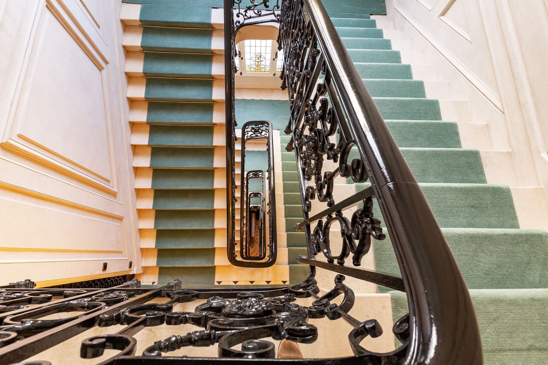 appartement 7 Pièces en vente sur PARIS (75007)