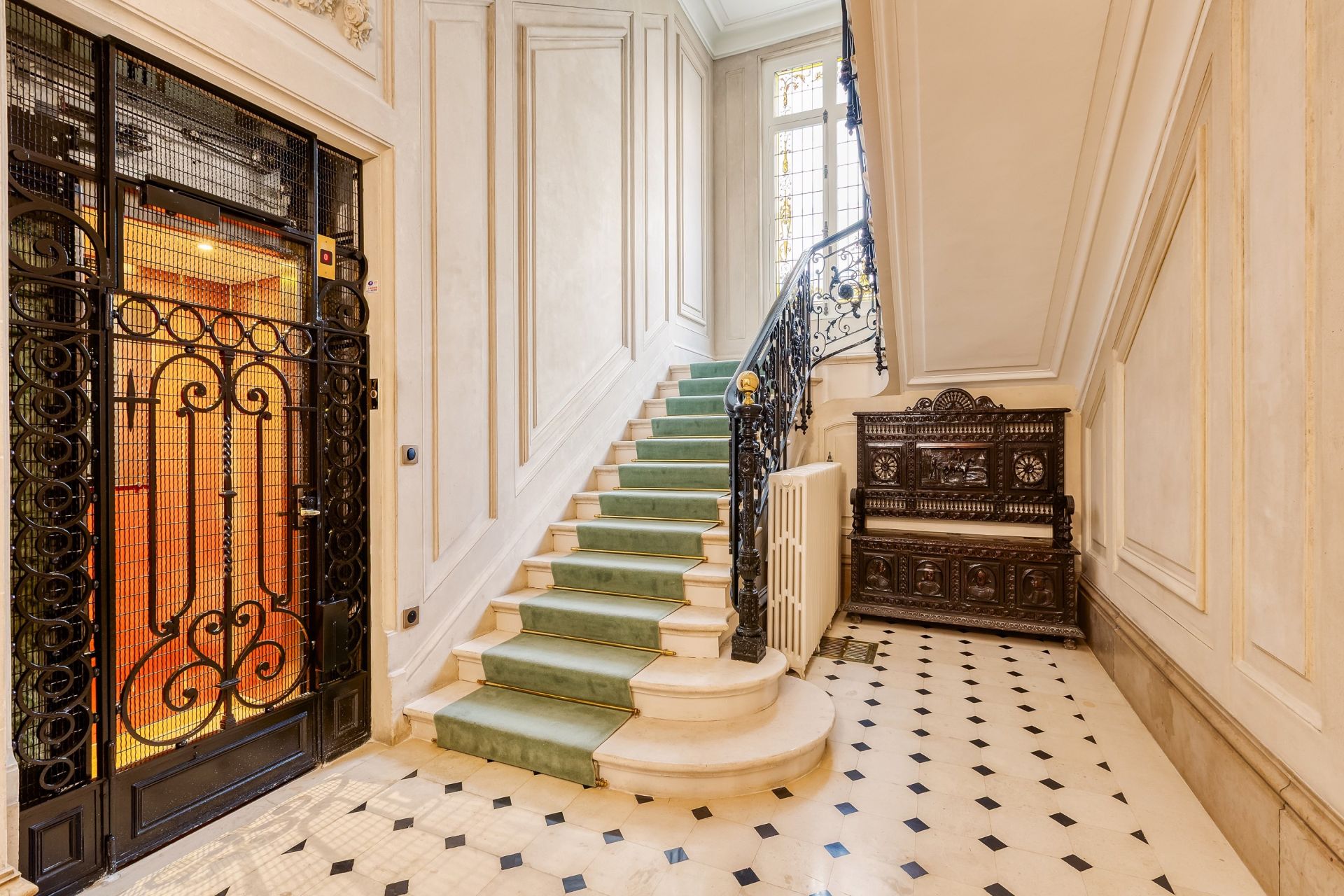 appartement 7 Pièces en vente sur PARIS (75007)
