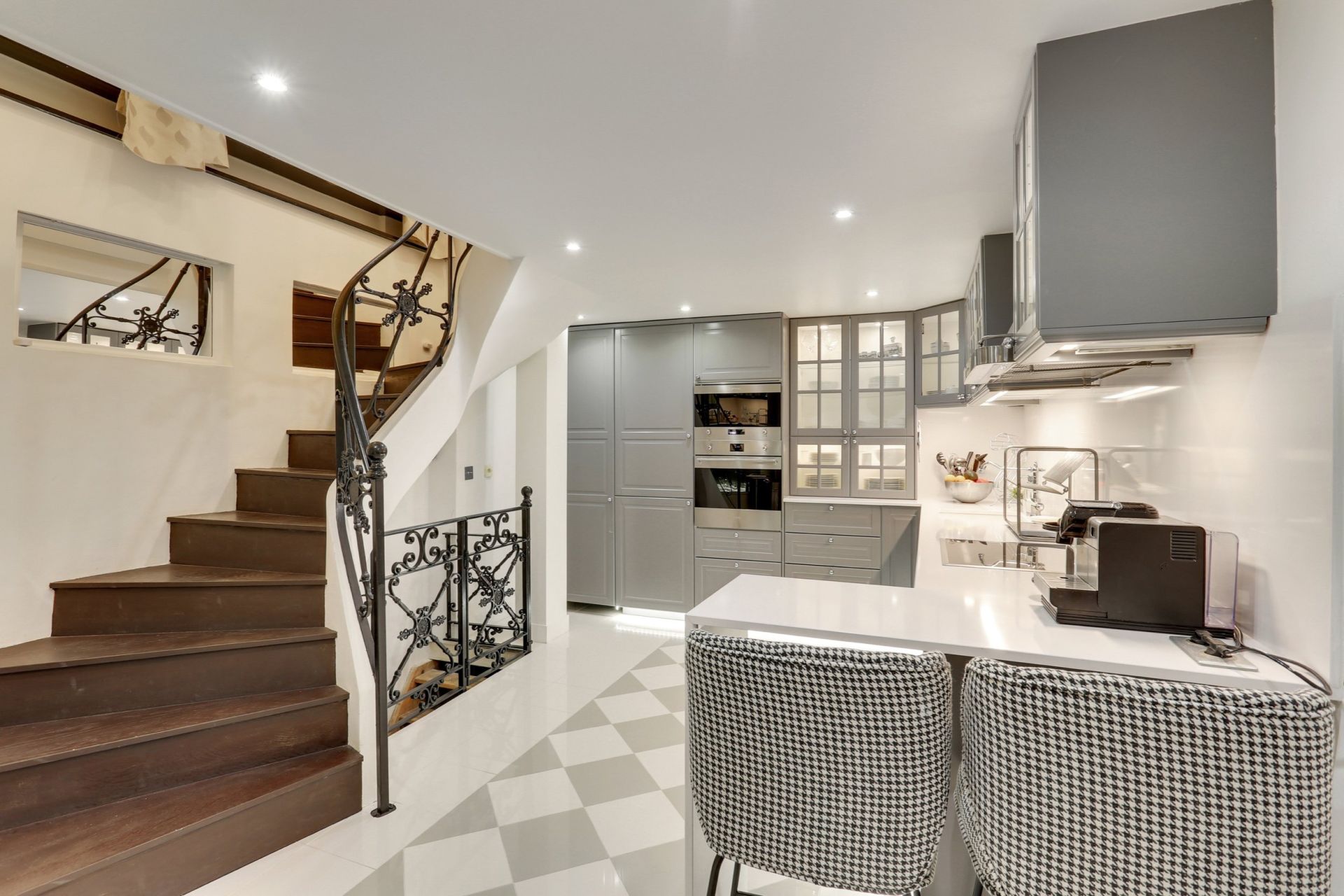 appartement 7 Pièces en location sur PARIS (75116)