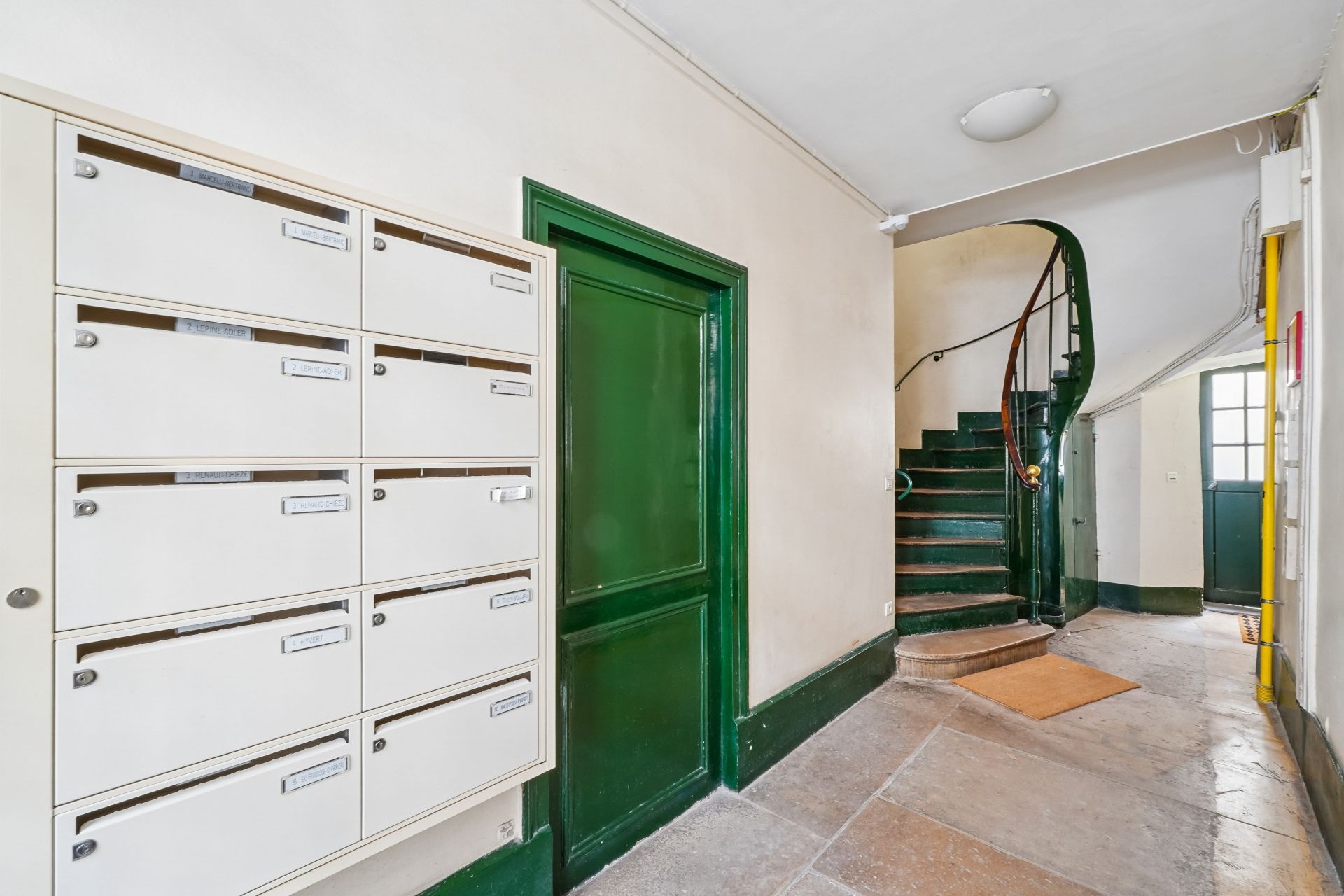 apartment 3 Rooms for sale on PARIS (75006)