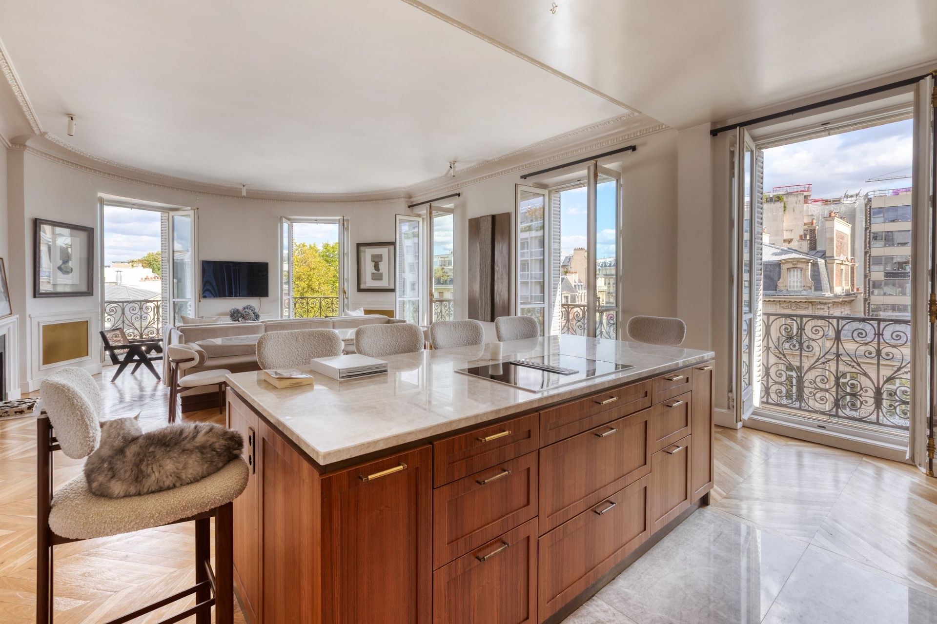 appartement 7 Pièces en location sur PARIS (75008)