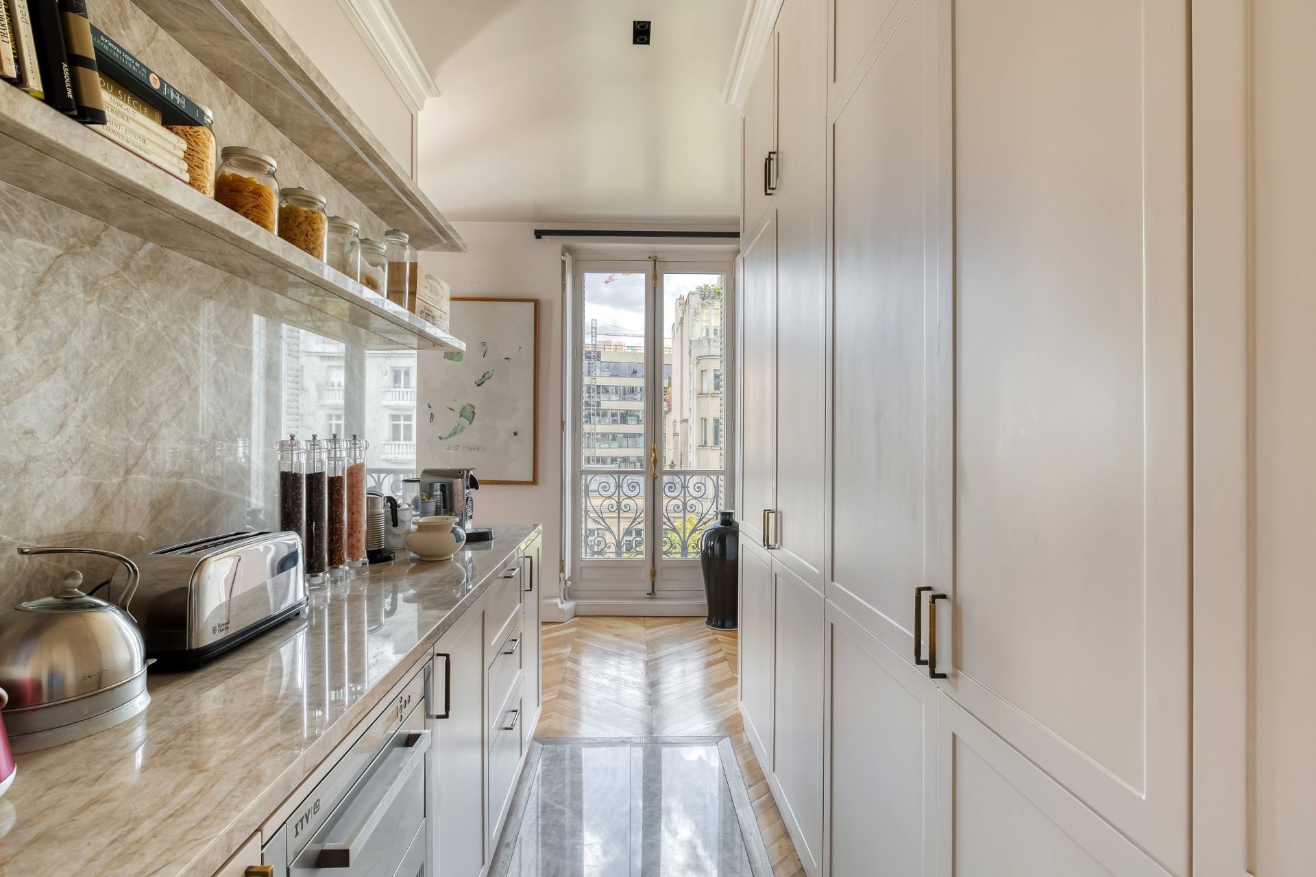 appartement 7 Pièces en location sur PARIS (75008)