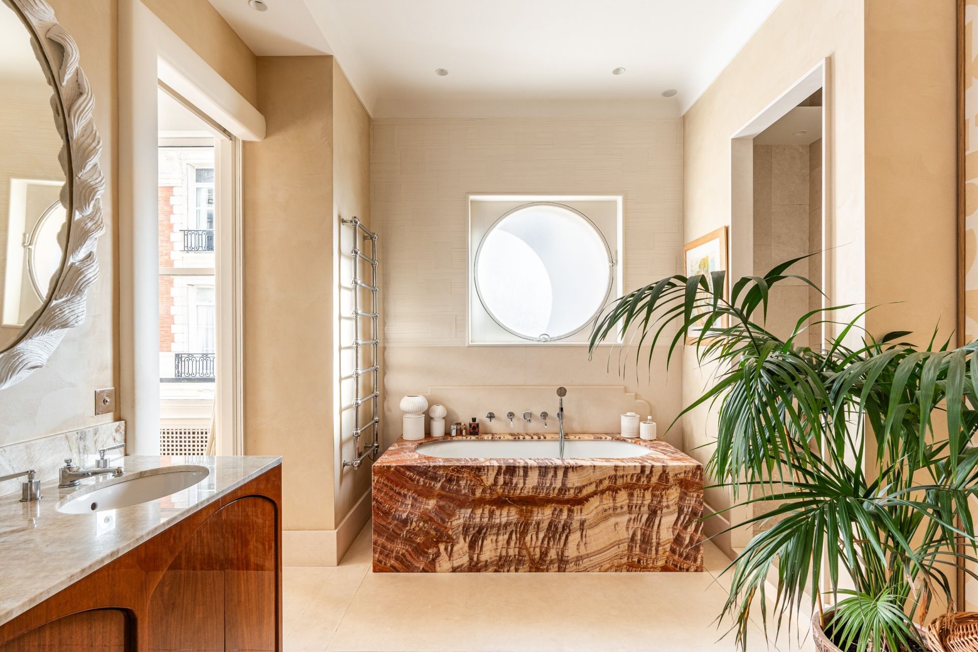 apartment 5 Rooms for sale on PARIS (75016)