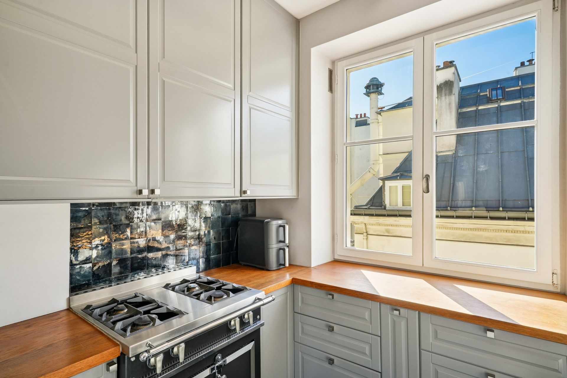 apartment 5 Rooms for sale on PARIS (75006)