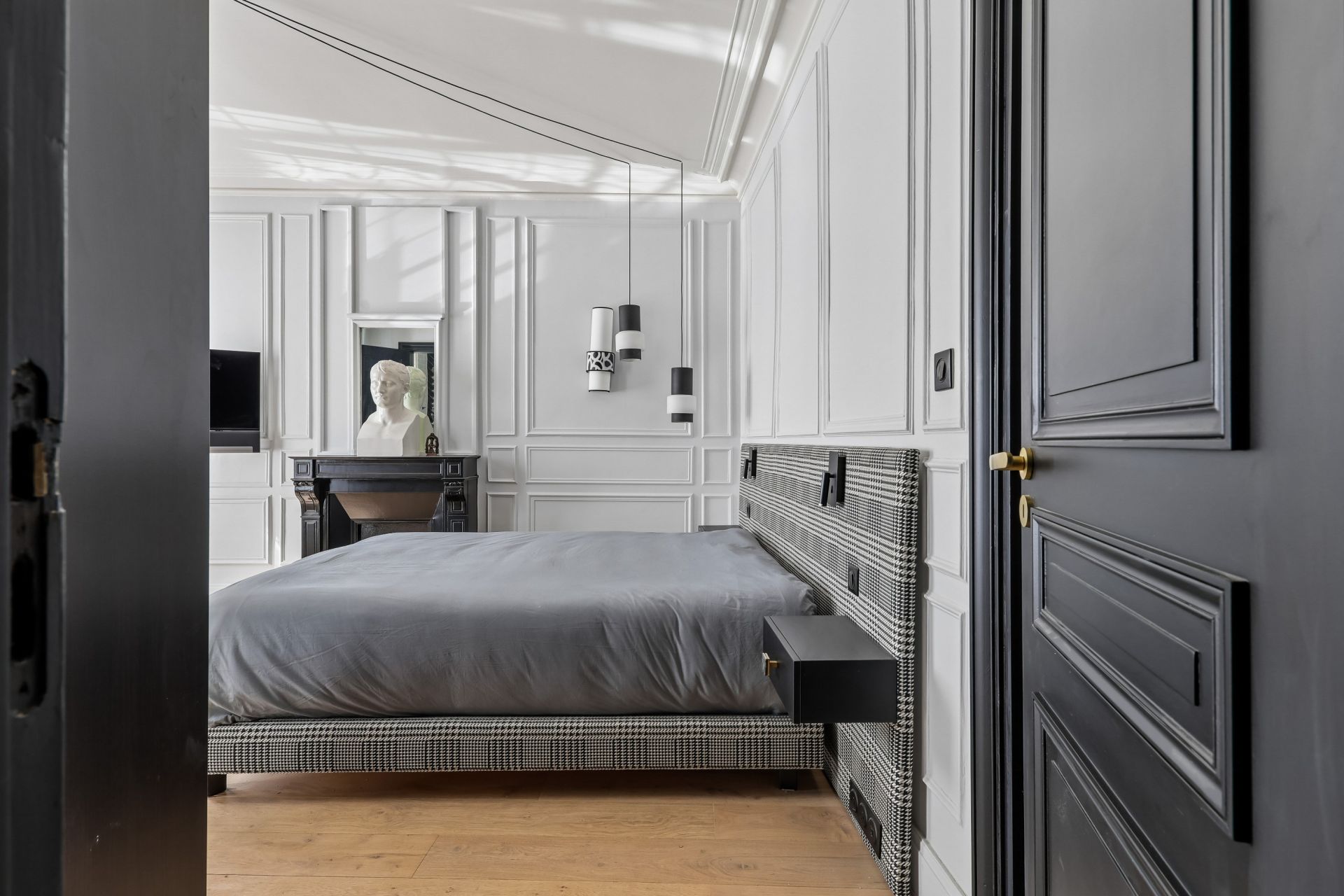 townhouse 8 Rooms for sale on PARIS (75016)