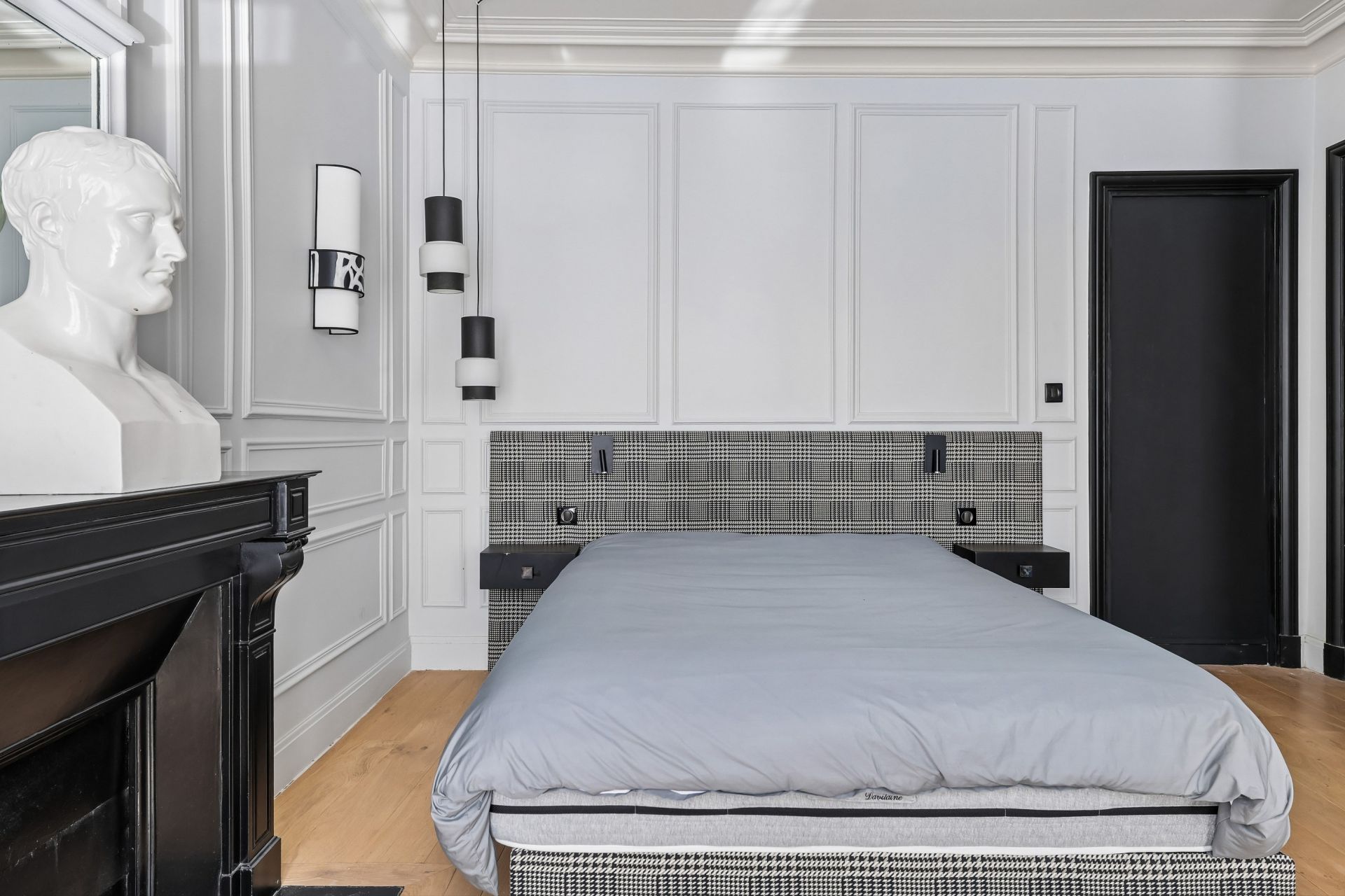 townhouse 8 Rooms for sale on PARIS (75016)