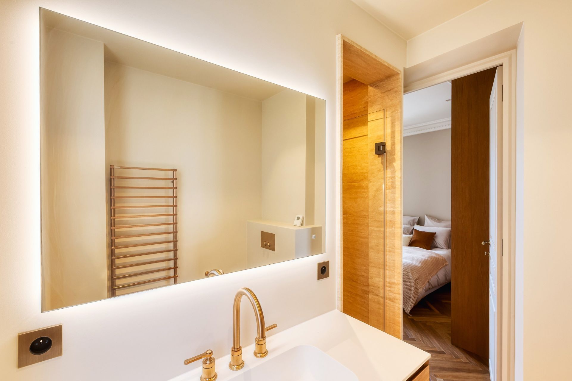 apartment 2 Rooms for sale on PARIS (75007)