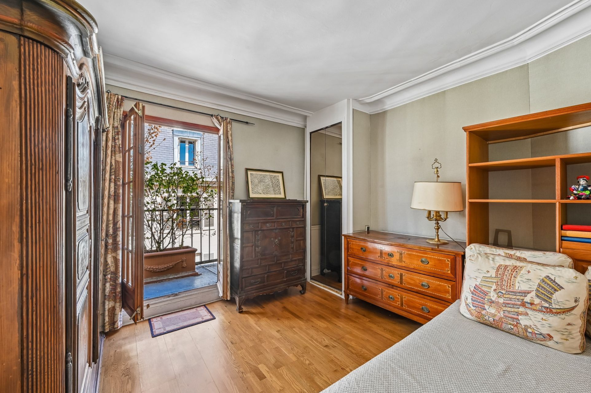 apartment 3 Rooms for sale on PARIS (75006)
