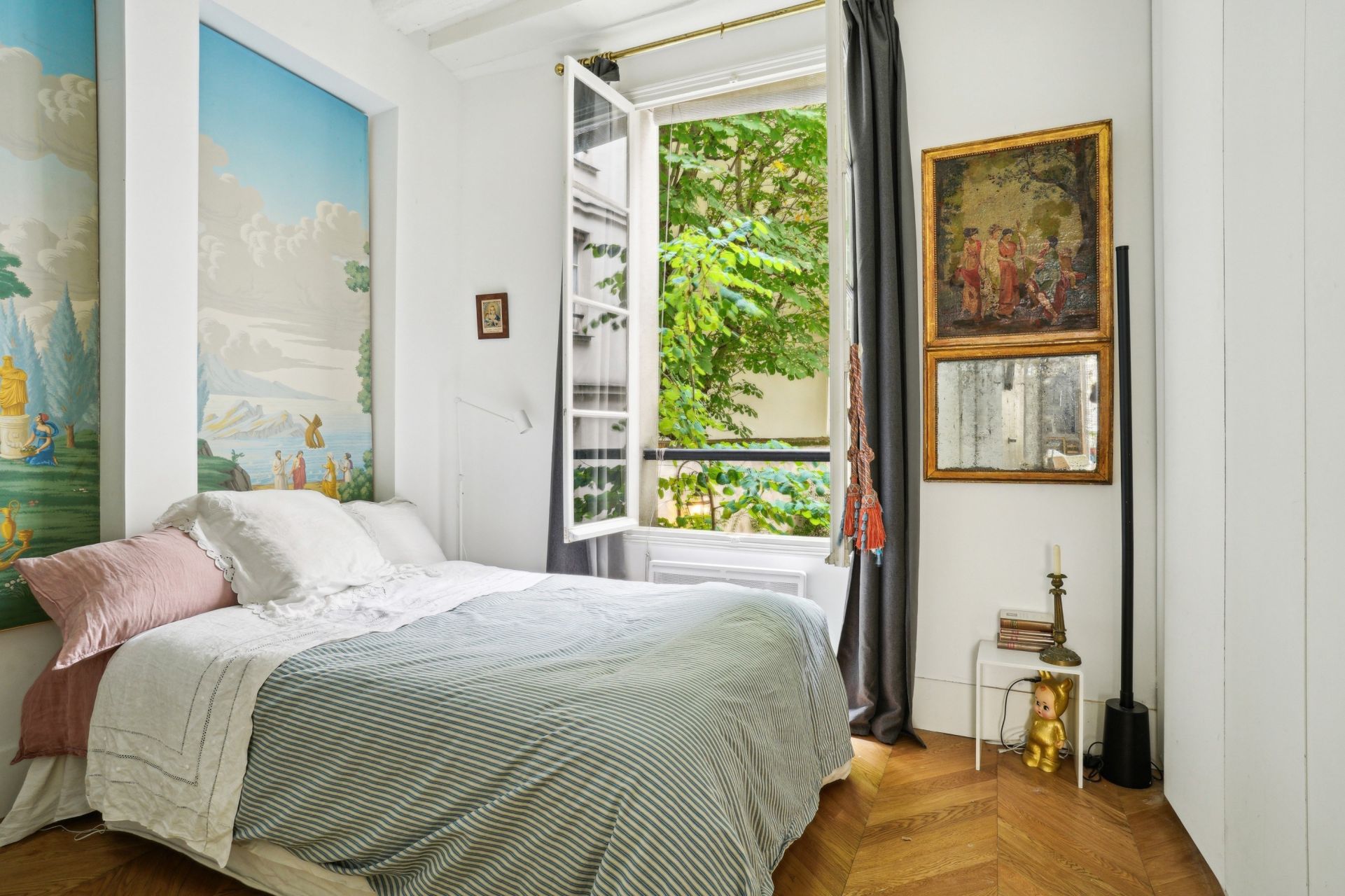 apartment 2 Rooms for sale on PARIS (75007)