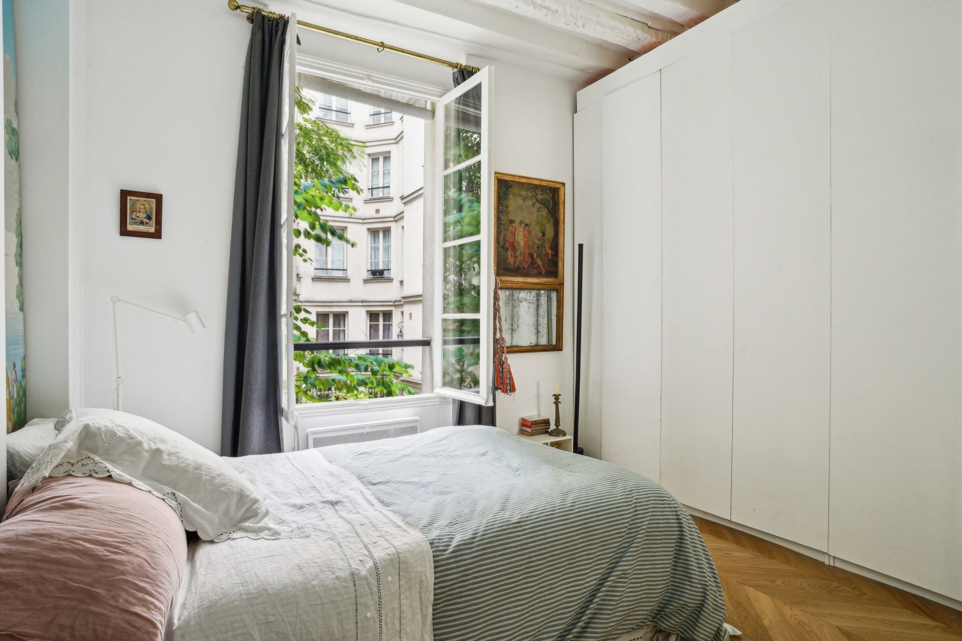 apartment 2 Rooms for sale on PARIS (75007)