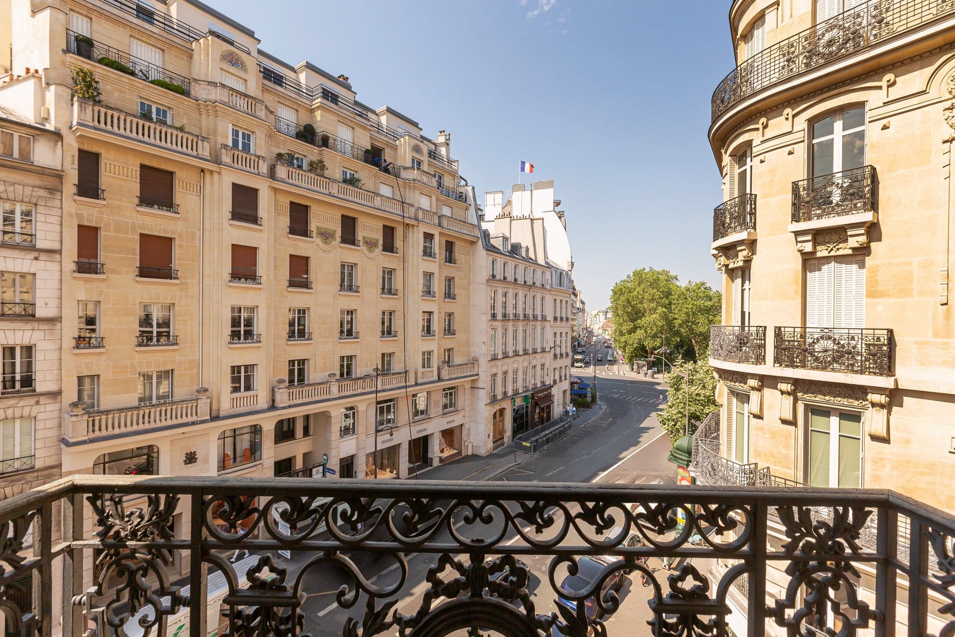 appartement 7 Pièces en vente sur PARIS (75007)