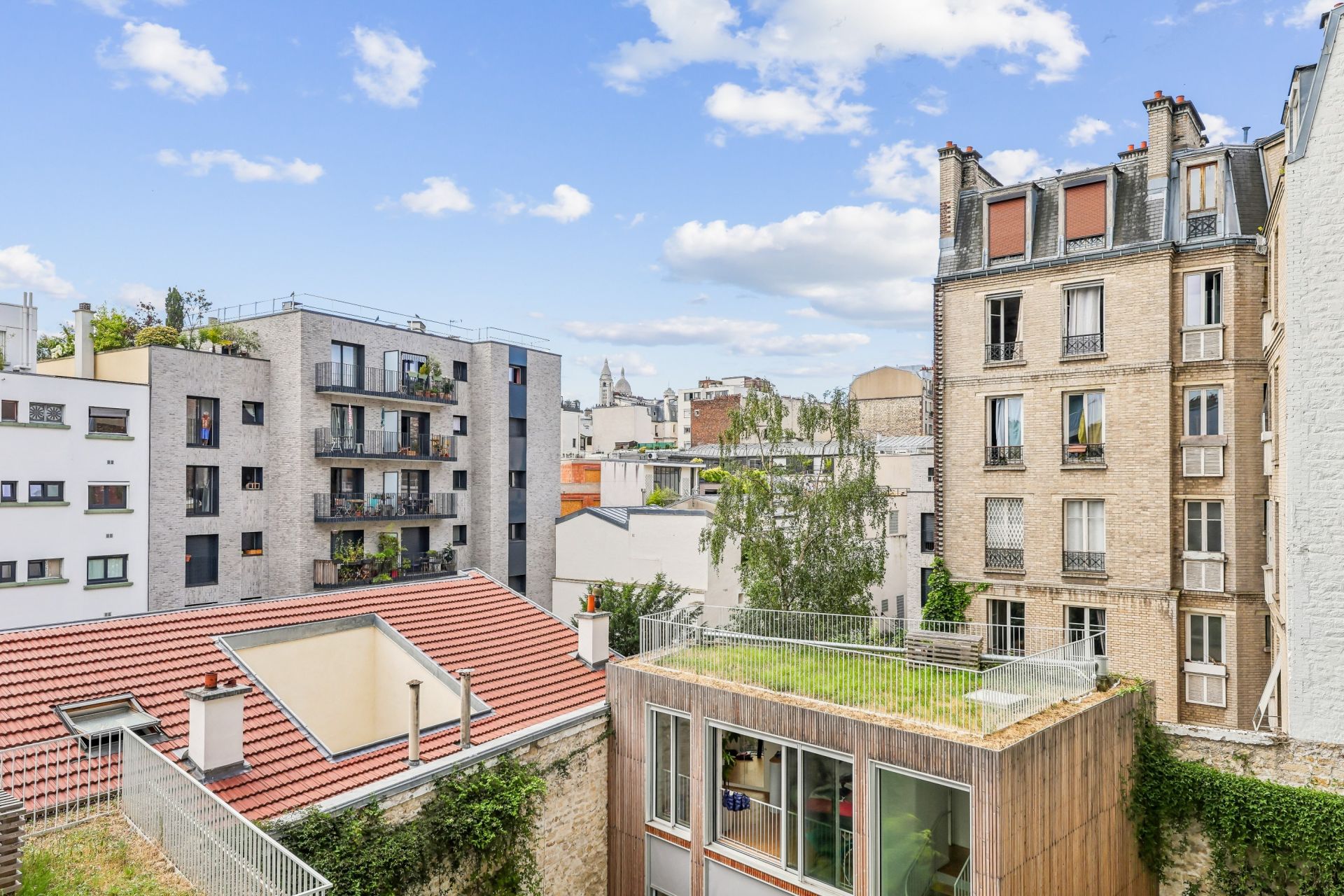 apartment 3 Rooms for sale on PARIS (75018)
